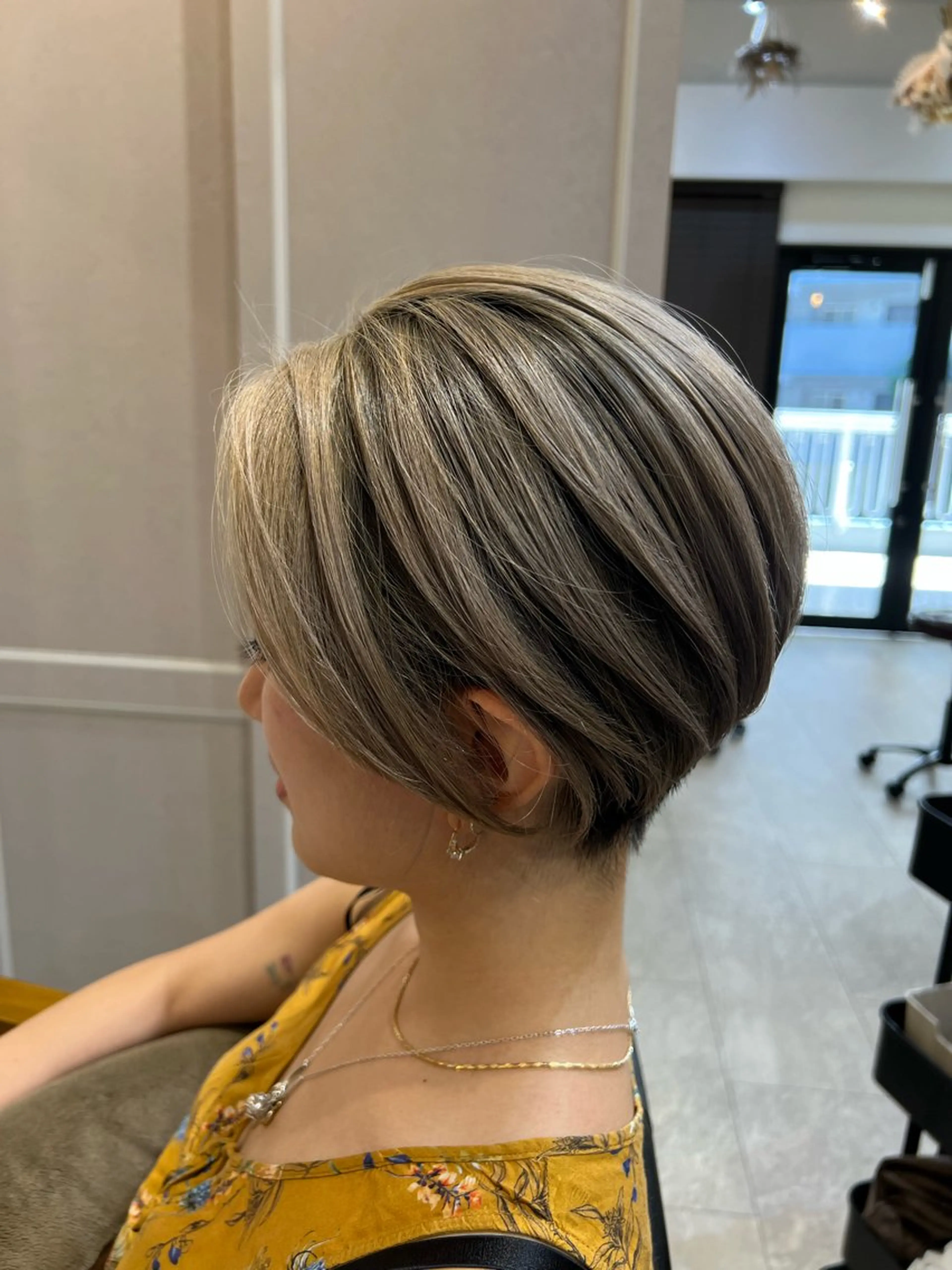 ショート カラー 南雲 由麻のヘアスタイル