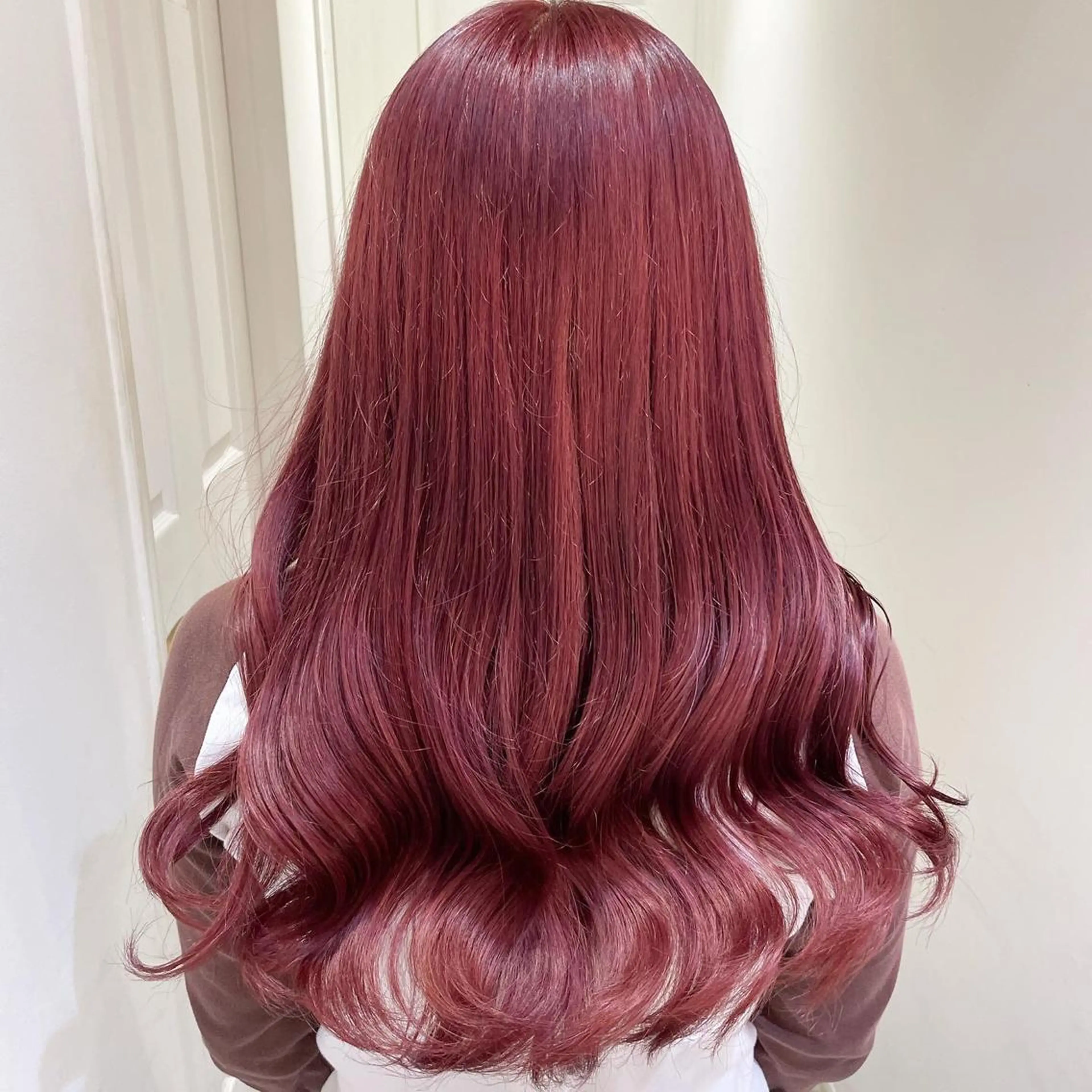 ロング カラー ボルドーカラー ブラウンカラー ヘアカラー エクステ/ハイトーン 🐏☁️miminaのヘアスタイル