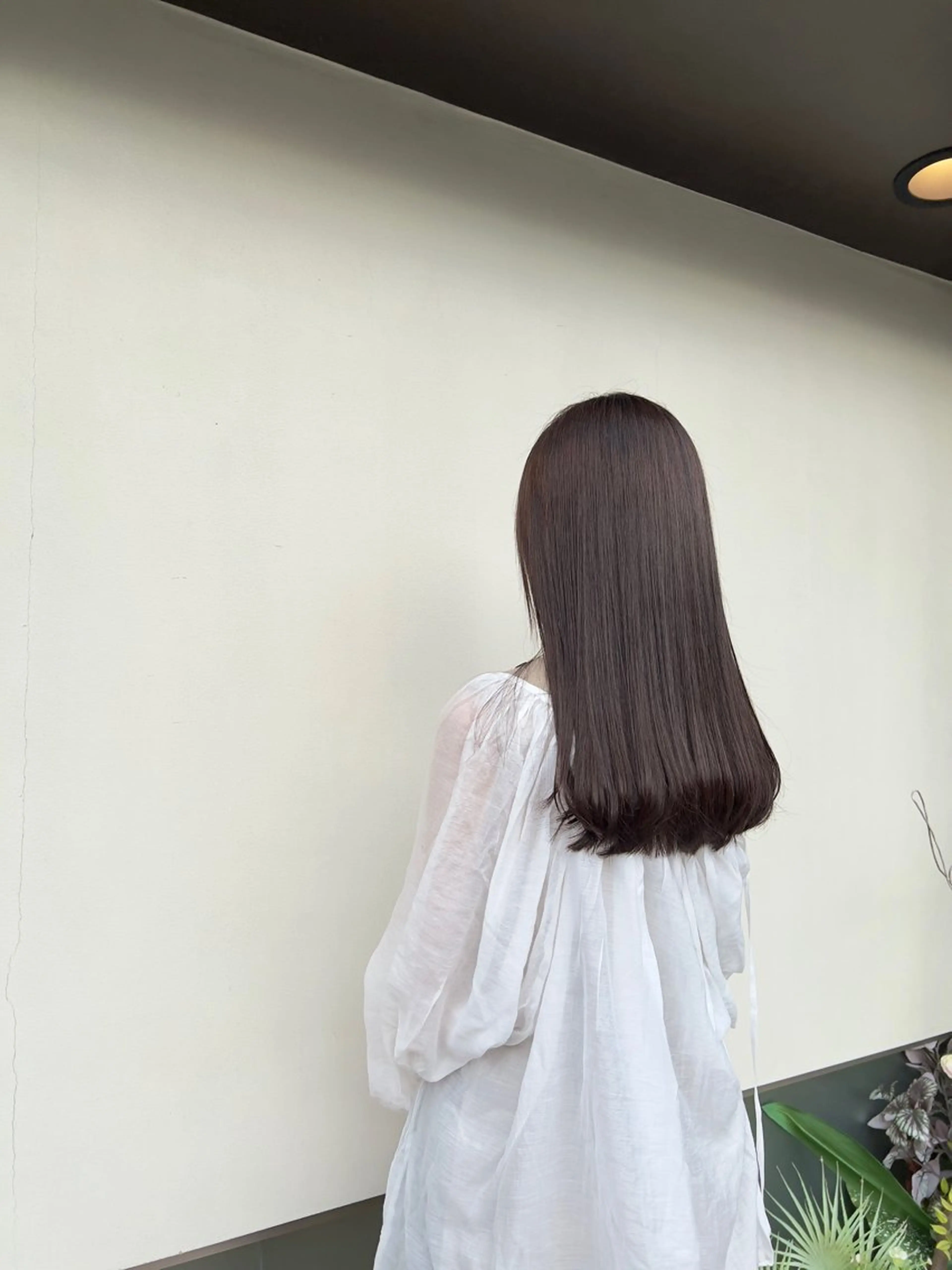 カラー AIconic nagoya所属・縮毛矯正/ レイヤー/ミディアムのヘアスタイル