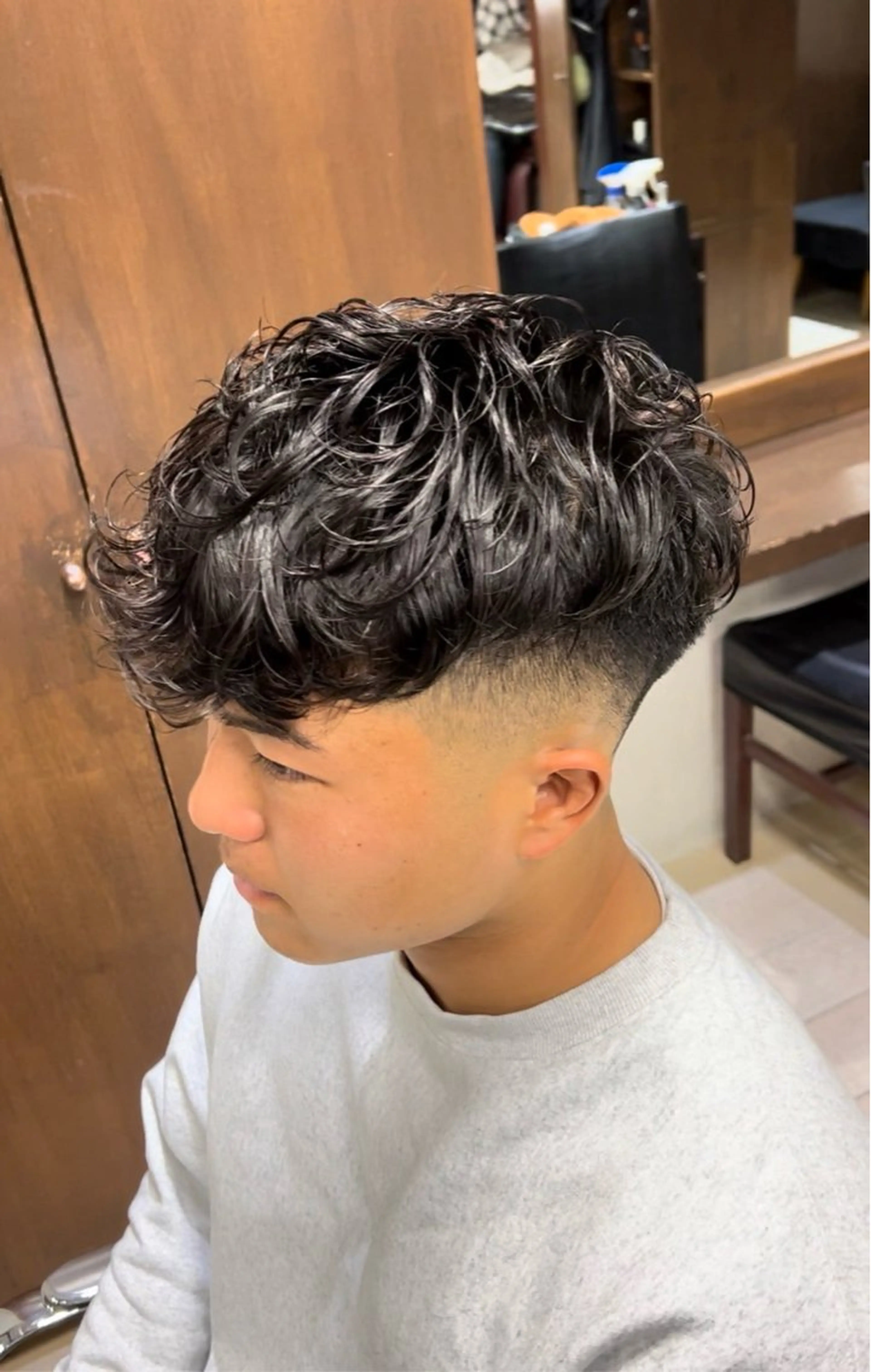 パーマ メンズ 坂本 雄平のヘアスタイル