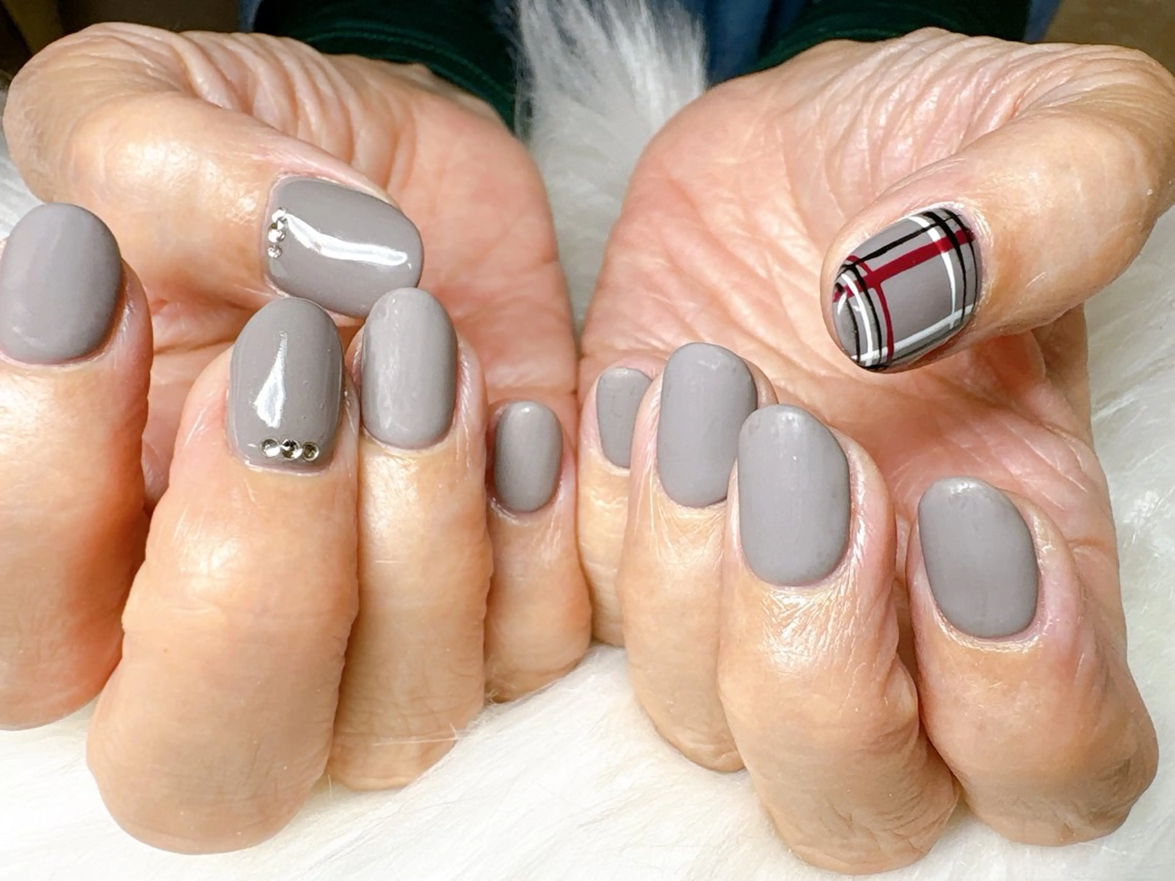 ネイル ECLAT エクラ所属・寺山 千鶴のネイルデザイン