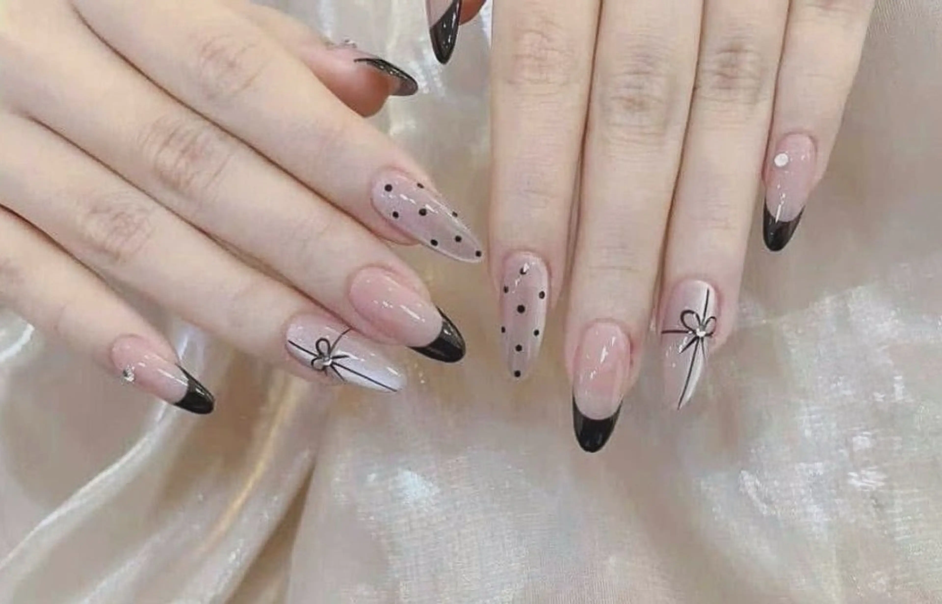 ネイル フットネイル ジェルネイル 韓国ネイル マグネットネイル 持ち込み ハンドネイル Akiko ネイルサロン所属・AKIKO ネイルサロンのネイルデザイン