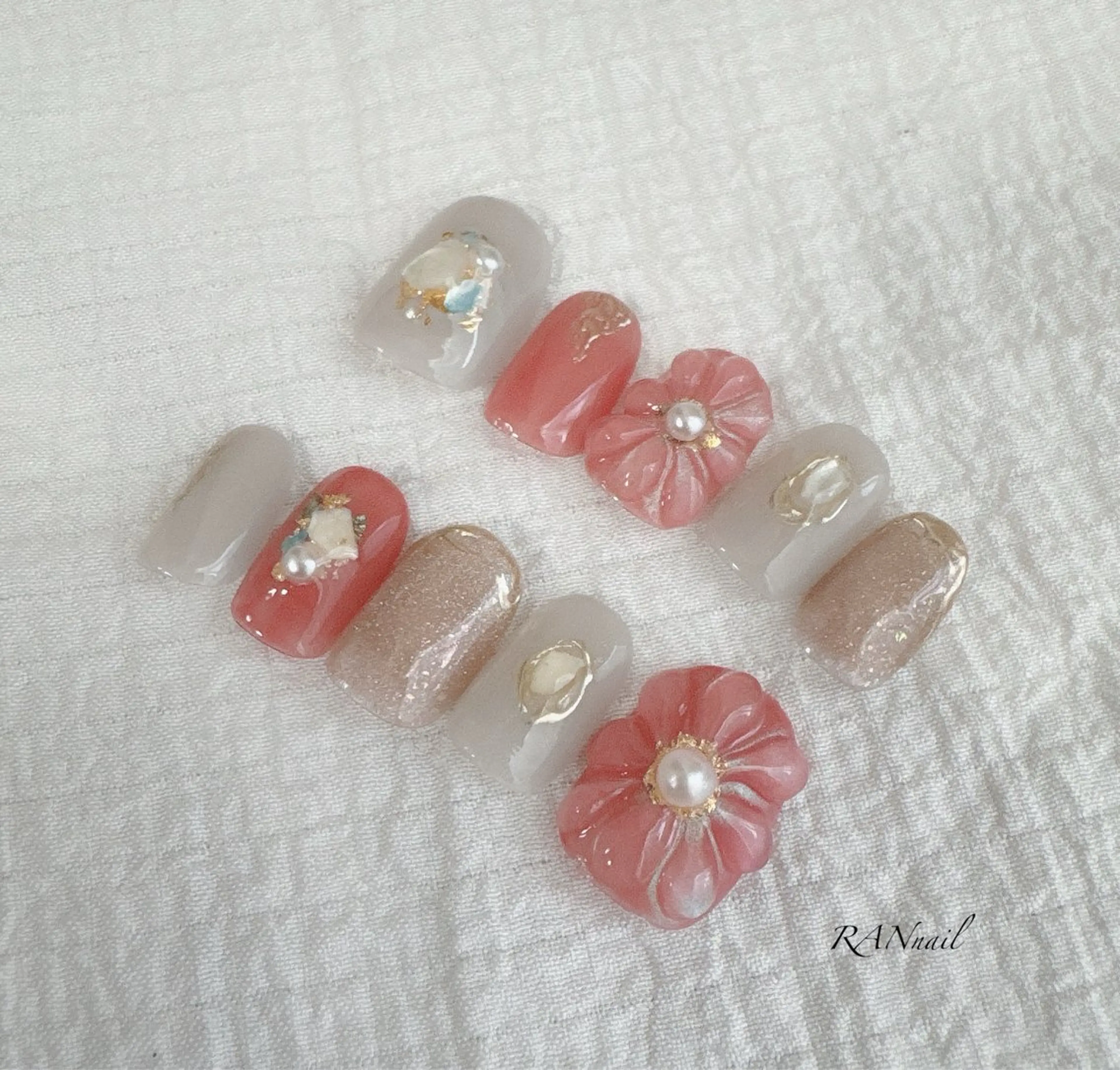 ネイル フラワーネイル 卒業式 ぷっくりネイル シンプルネイル 春ネイル ハンドネイル フットネイル RAN nail 〜ランネイル〜所属・RAN nailのネイルデザイン