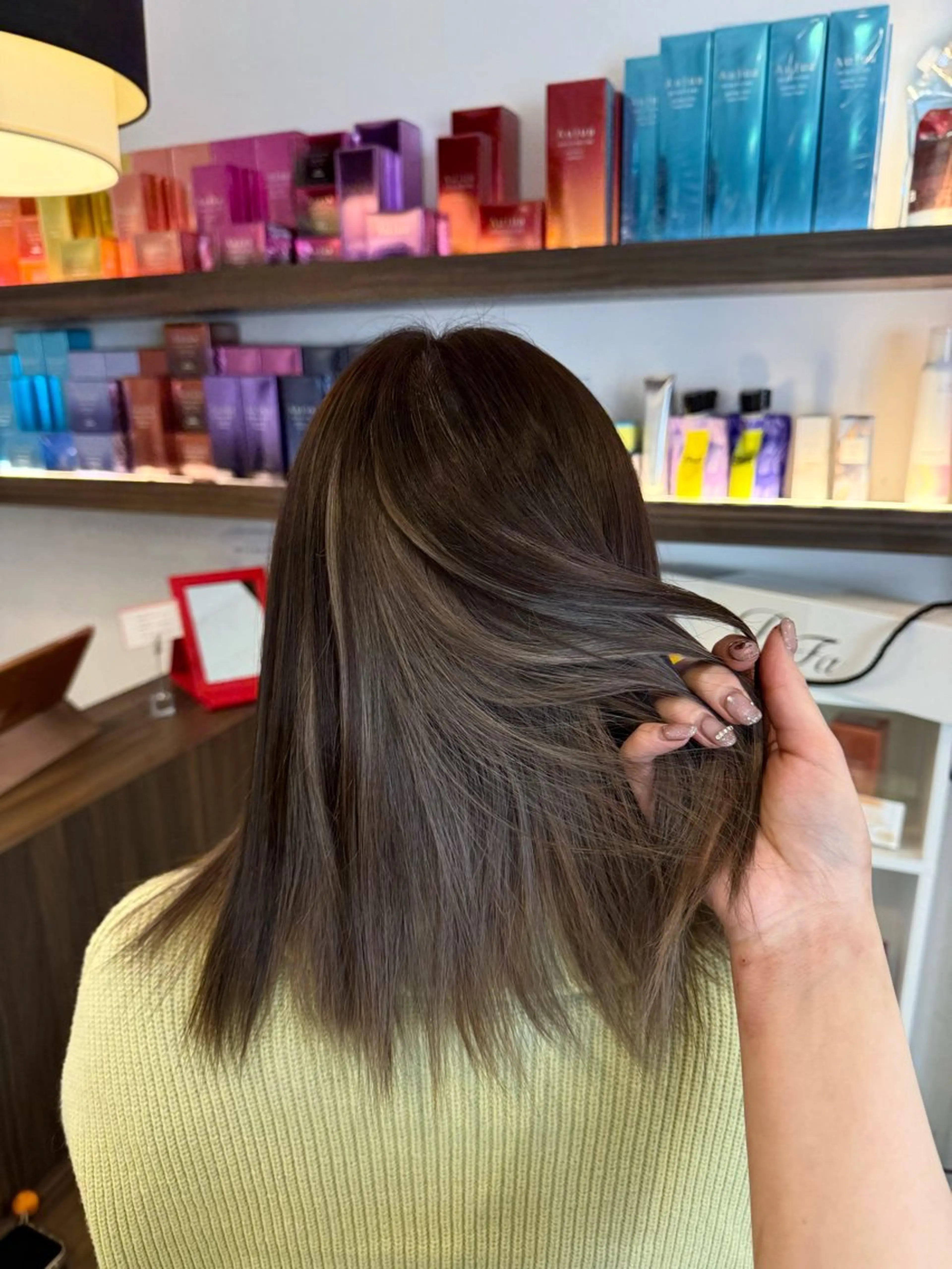 ミディアム カラー Grandoll Luxe所属・大神 鈴夏のヘアスタイル