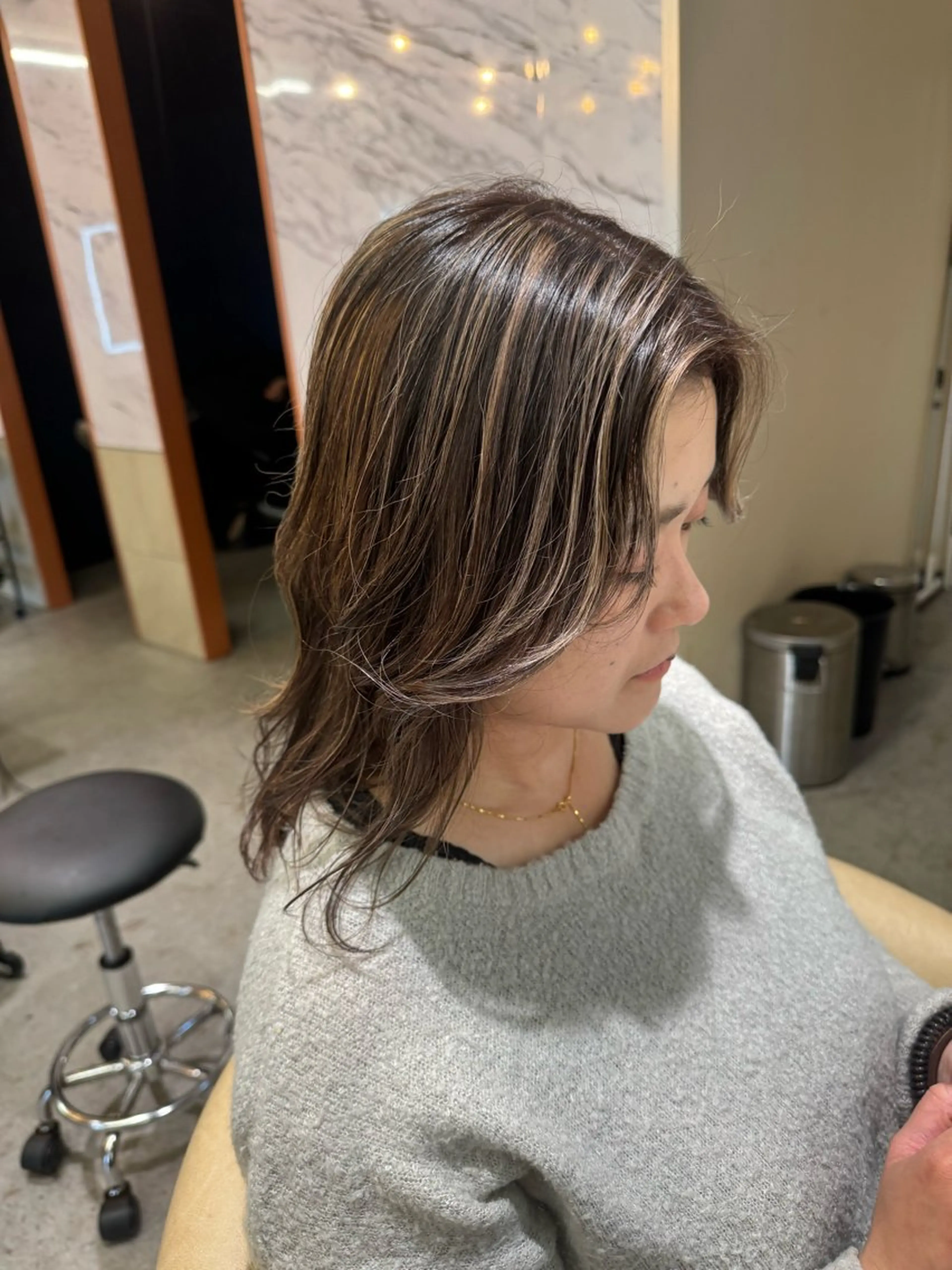 セミロング カラー amble luxe 伊畑優希のヘアスタイル