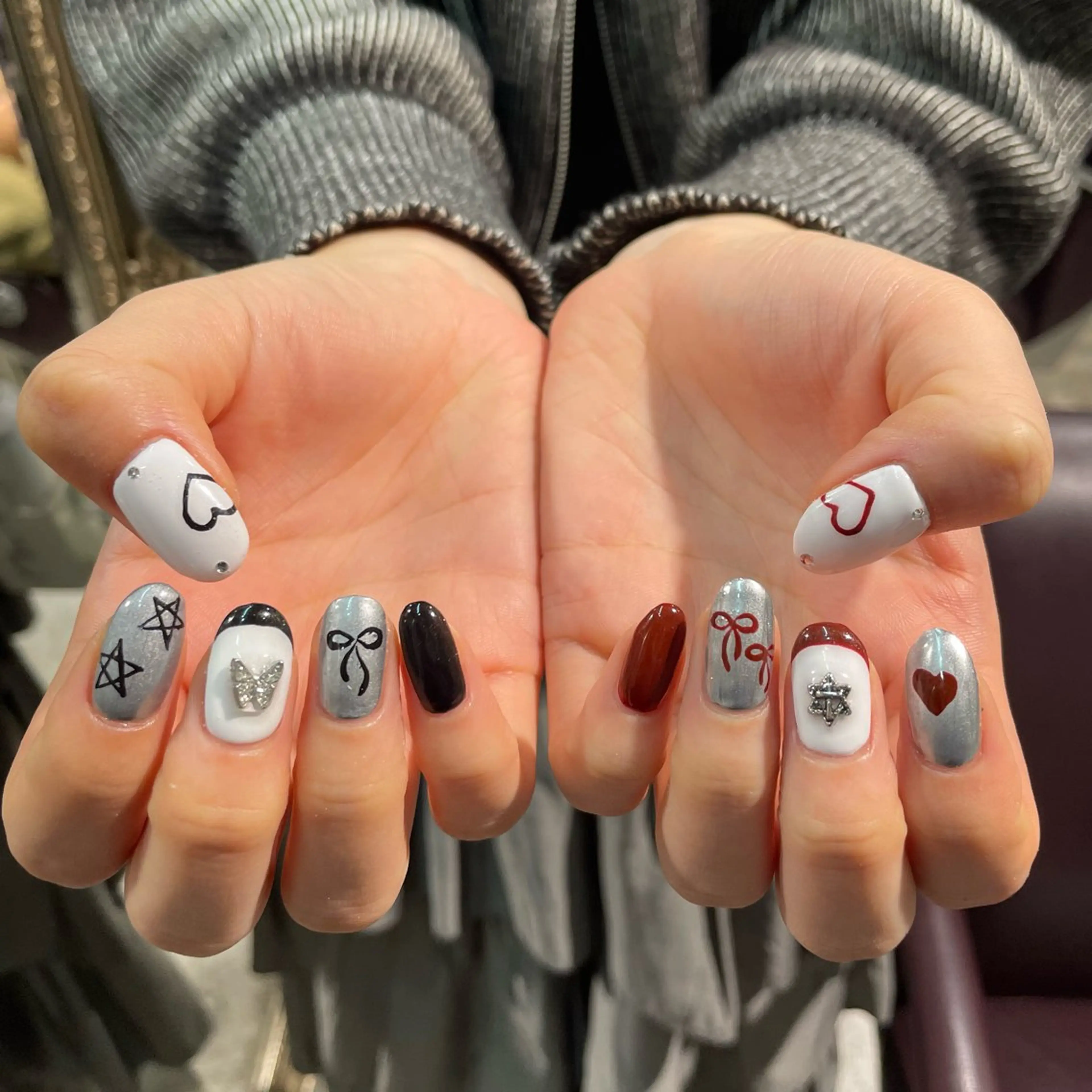 ネイル AMRITA omotesando所属・艶ｶﾗｰ･:*個性派 ﾈｲﾙ🦋mire-のネイルデザイン