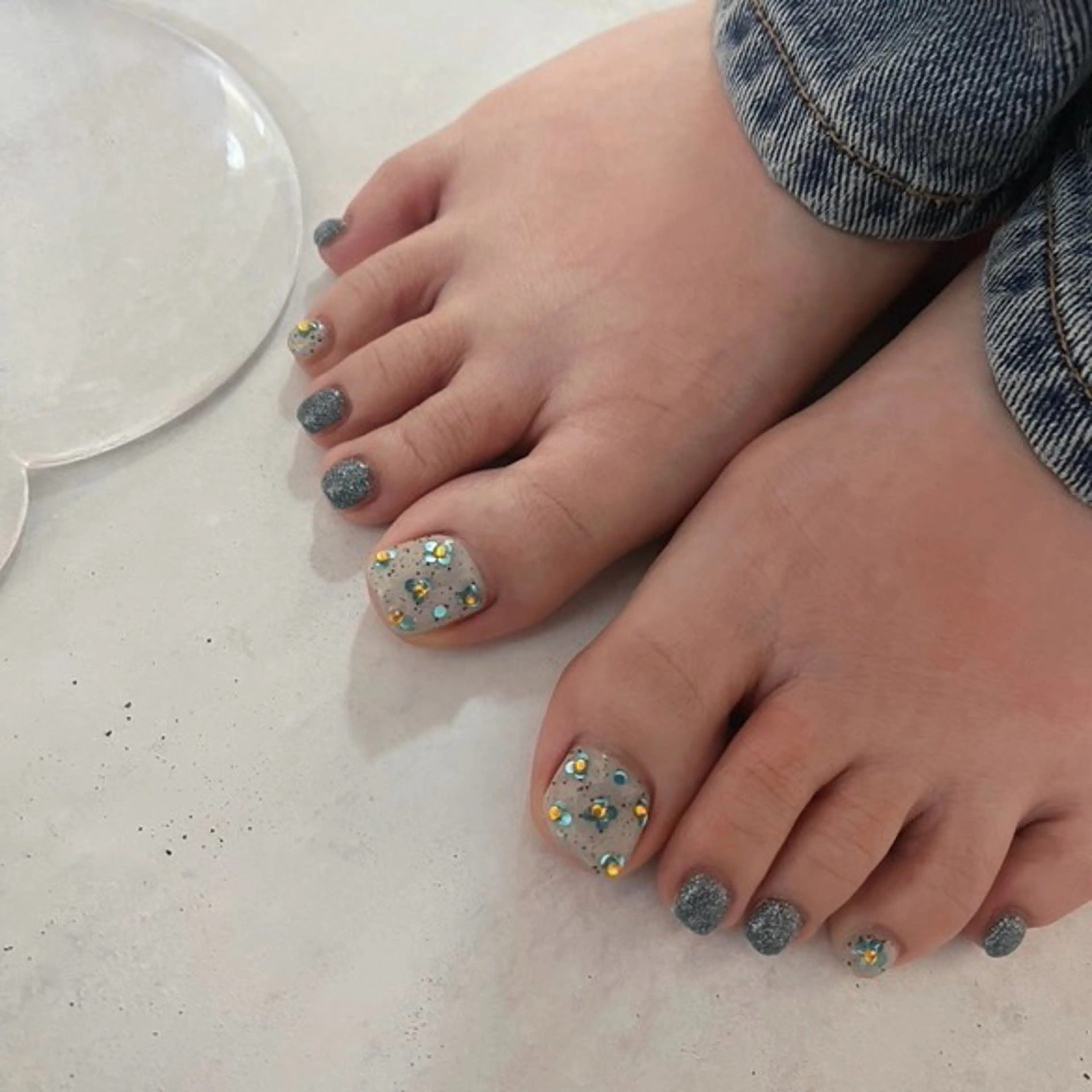 ネイル フラワーネイル キラキラネイル フットネイル K Aのネイルデザイン