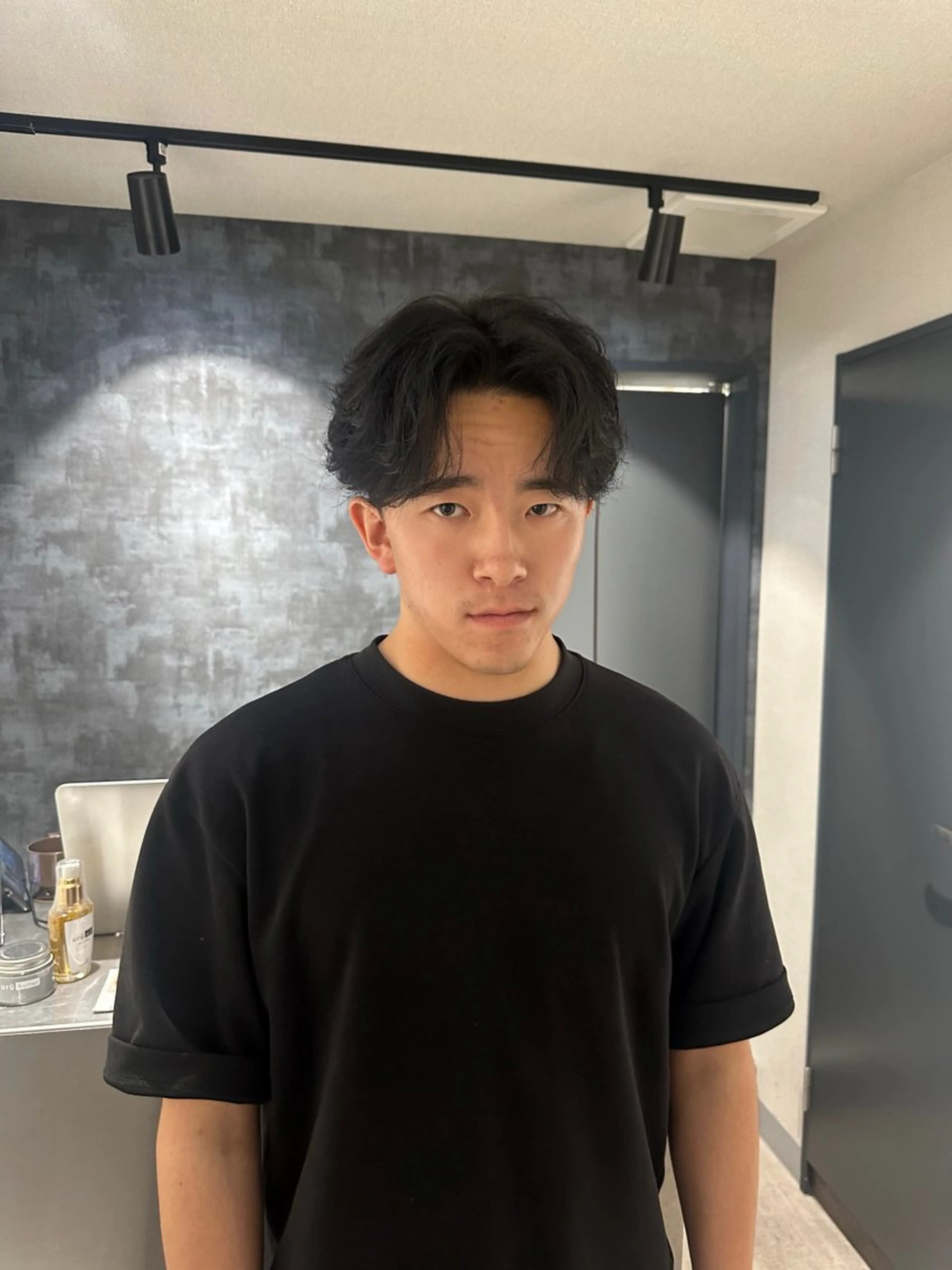 ミディアム パーマ メンズ カット パーマ SALOWIN 原宿 iori所属・🌟原宿指名No.1 センターパート⭐️のヘアスタイル