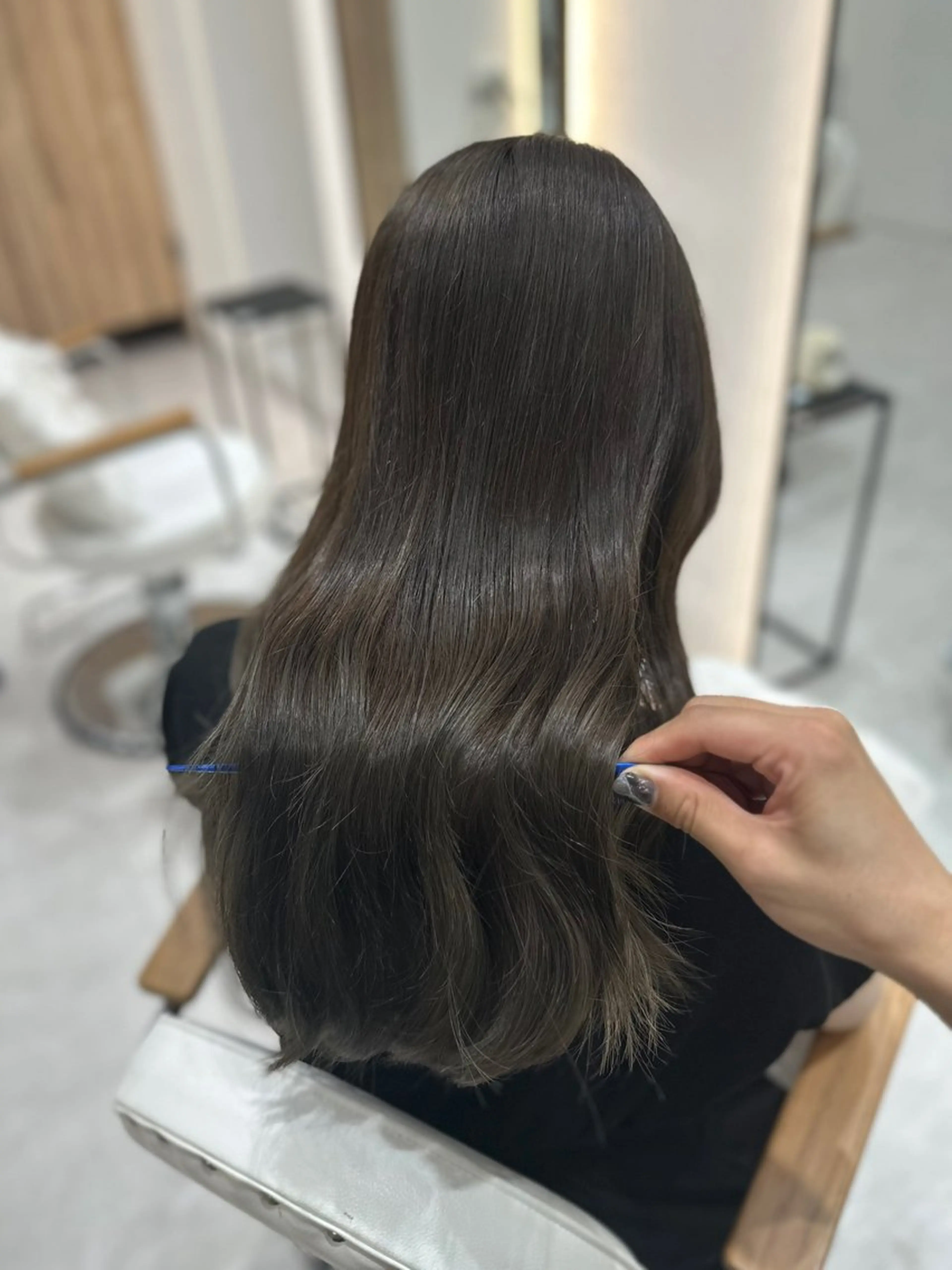 ロング カラー アッシュ ベージュカラー ブラウンカラー 透明感カラー グレージュ 赤み消し/オリーブ カーキ/福田れんのヘアスタイル