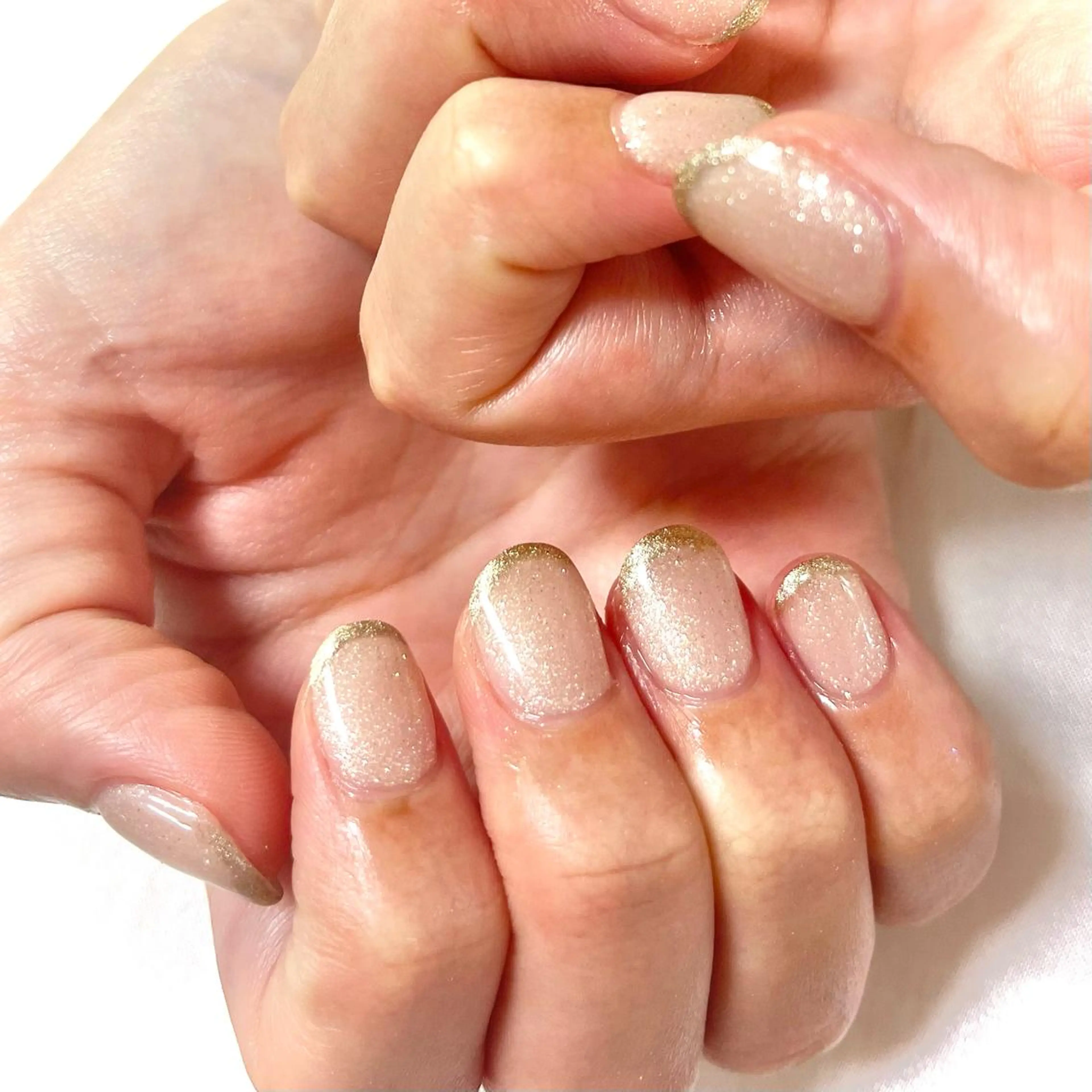 ネイル フレンチネイル ゴールド ラメ(グリッター) ミラーネイル 韓国ネイル💠 Tomoのネイルデザイン