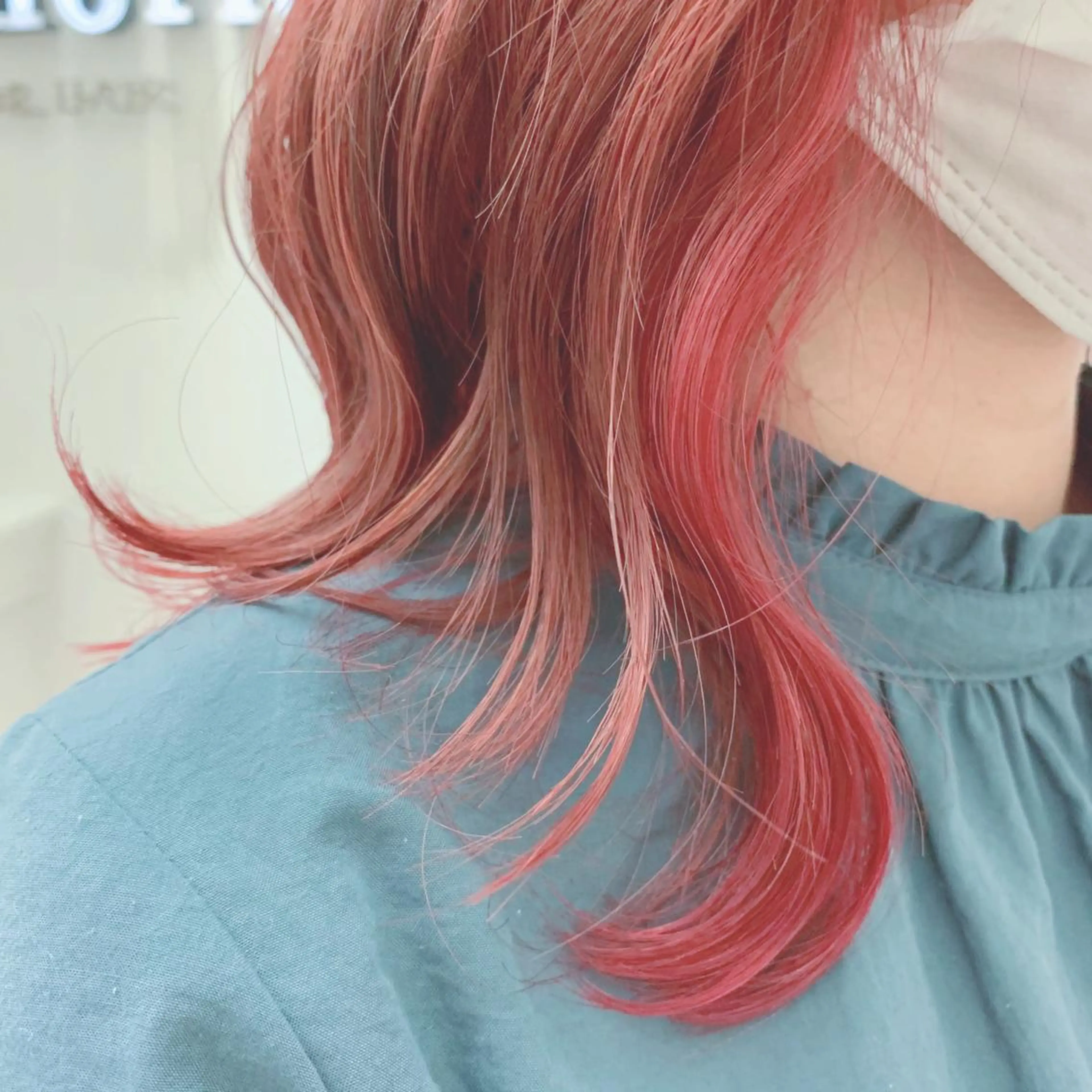 ミディアム カラー ブリーチ インナーカラー ピンクカラー クルミ🤍ピンク 🎀韓国ヘアのヘアスタイル