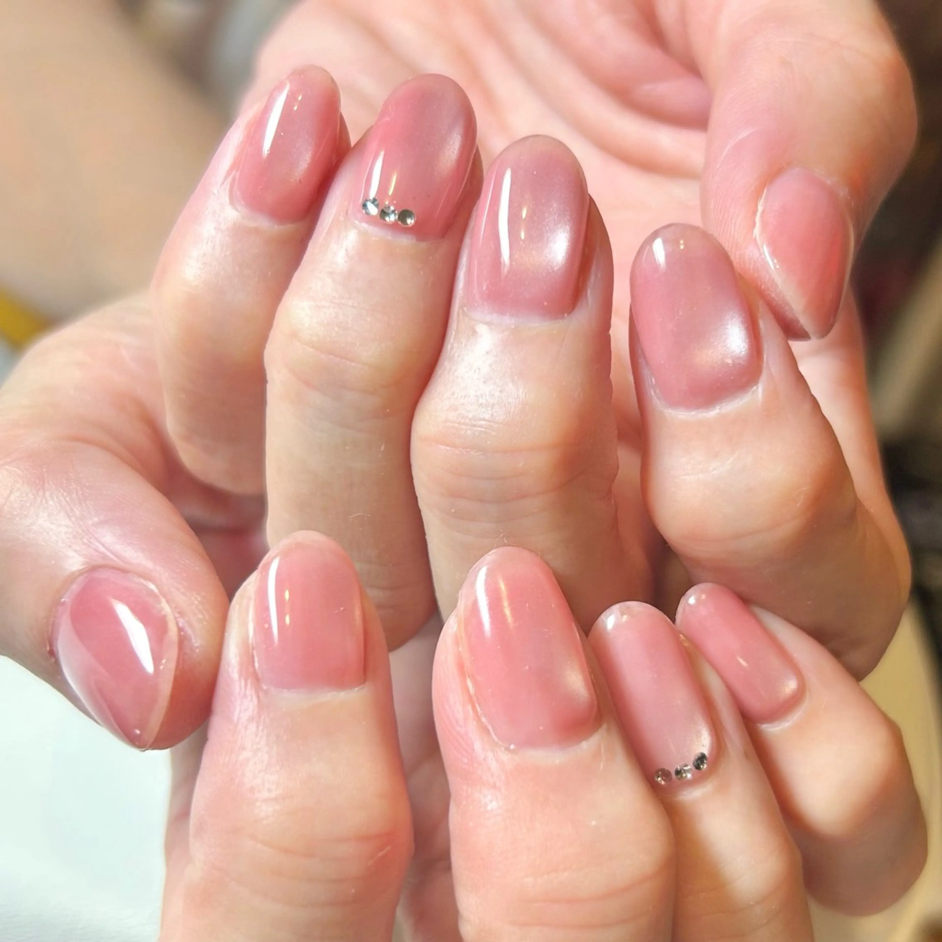 ネイル ワンカラーネイル ストーンネイル GO TODAY シェアサロン 表参道Colore店所属・nailmum jijiのネイルデザイン