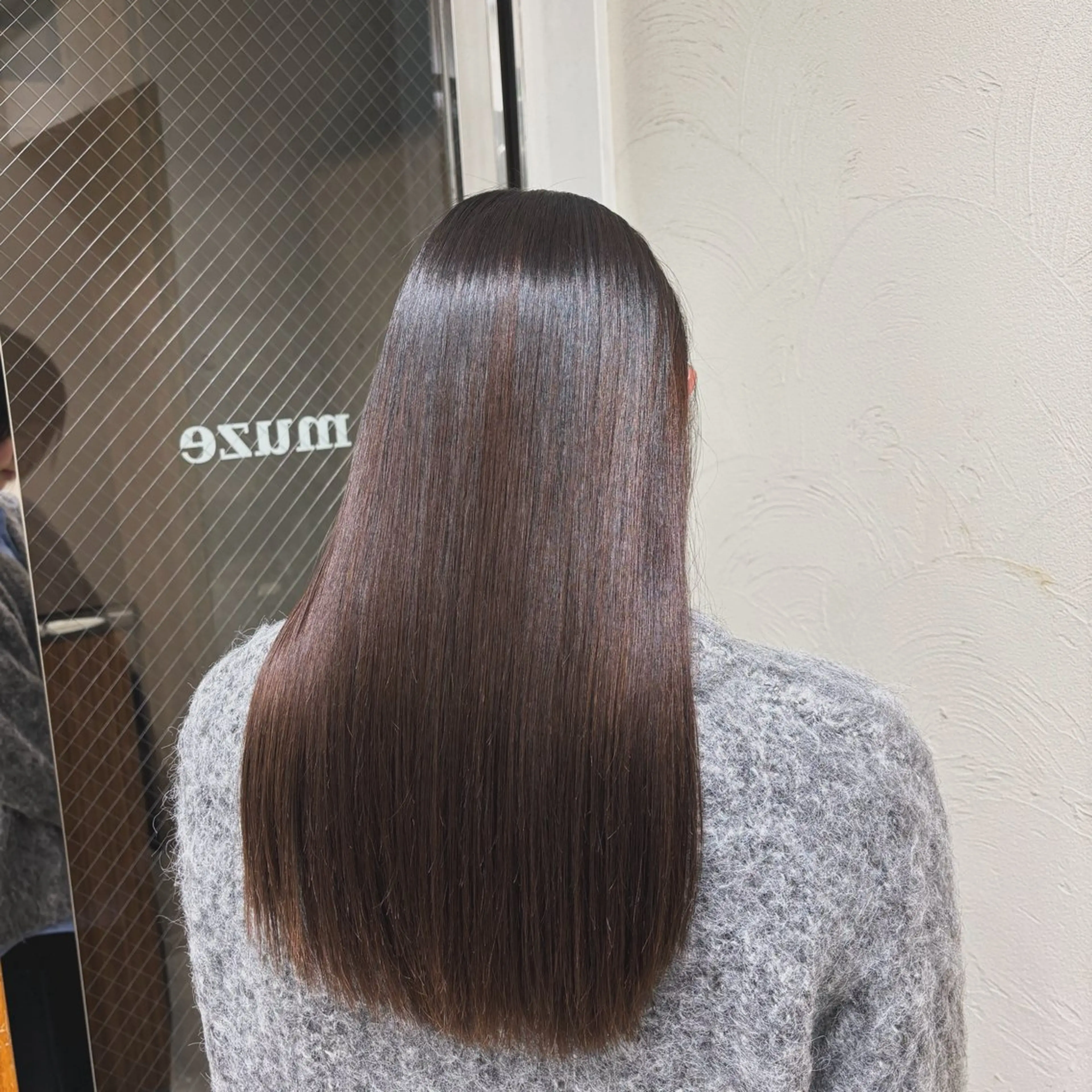 ロング muze所属・髪質改善/酸性ストレ ート/ブリーチ縮毛のヘアスタイル