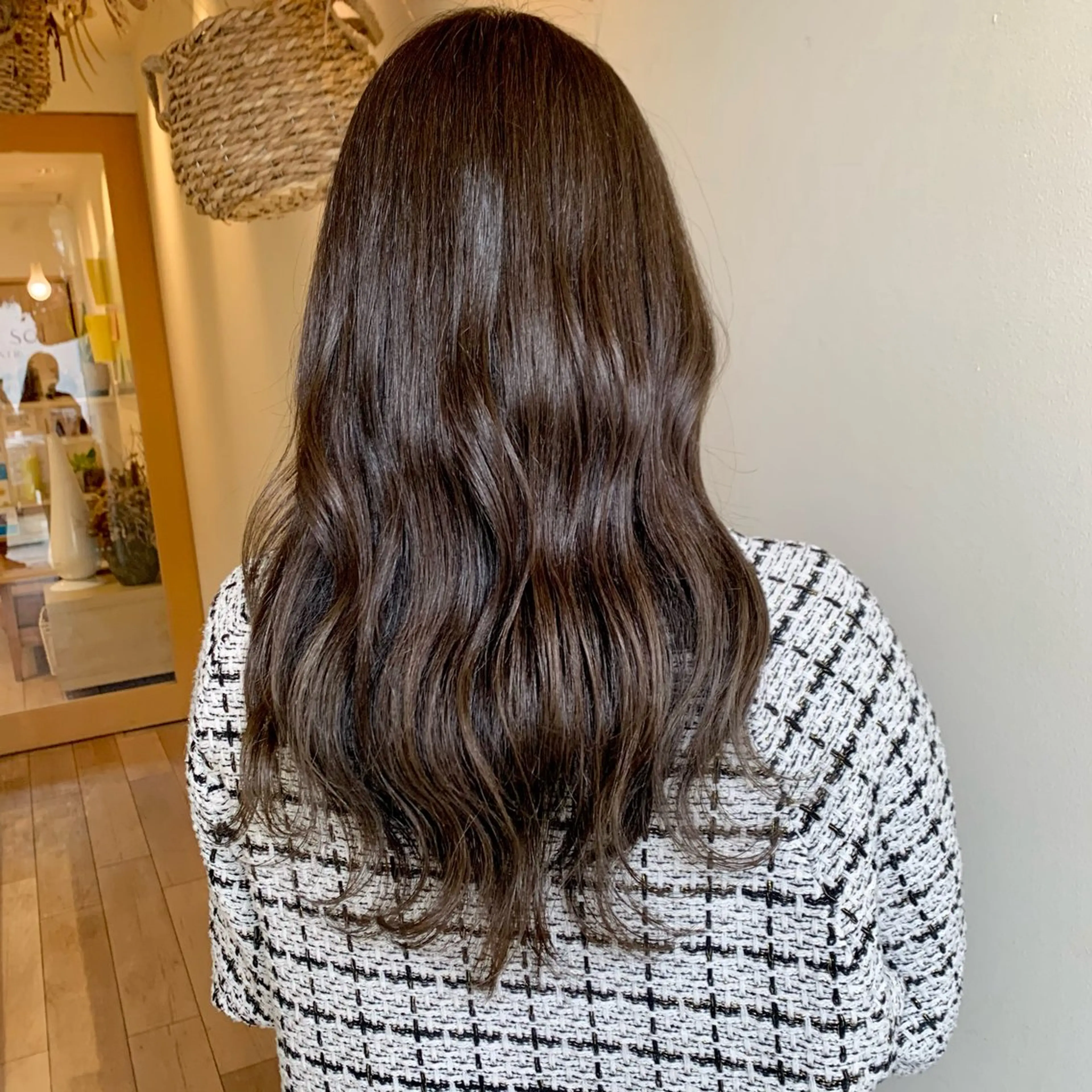 カラー アッシュ アッシュブラウン ブラウンカラー ヘアカラー トリートメント 白川 惺佳のヘアスタイル