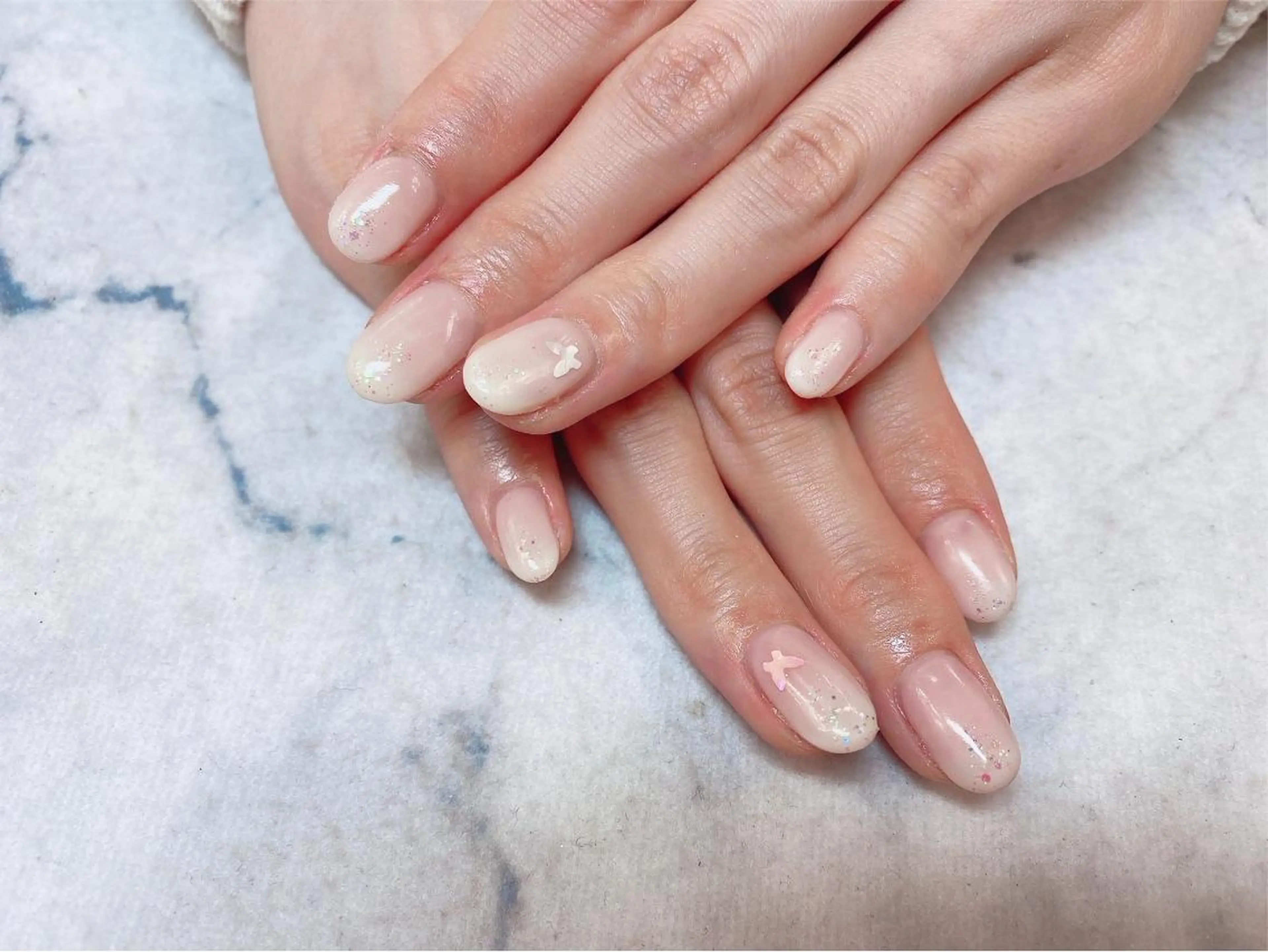 ネイル ネイルリボン 受付スタッフのネイルデザイン