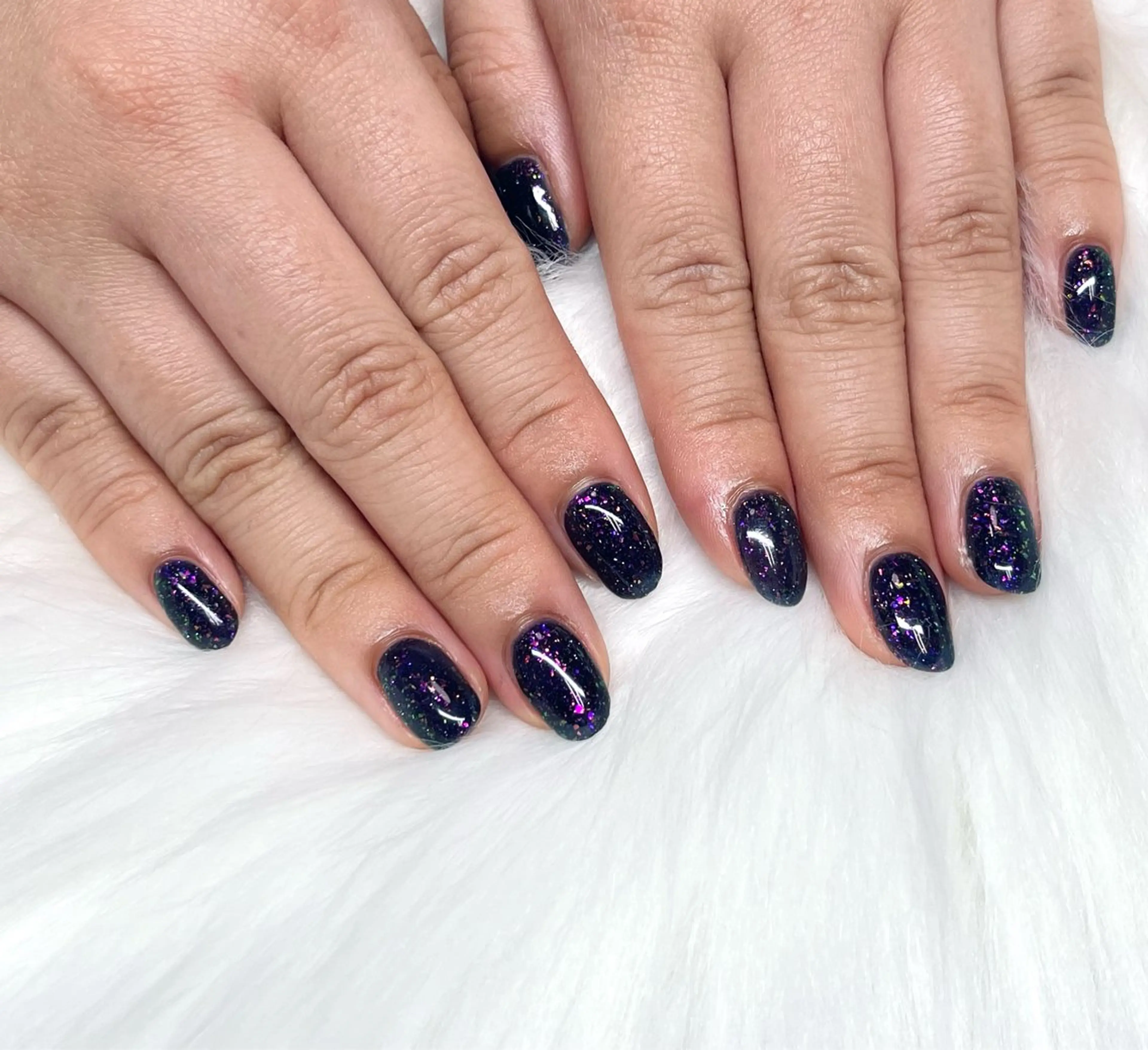 ネイル キラキラネイル ラメ(グリッター) ネイビー ワンカラーネイル パープル Lea lea所属・Lealea nのネイルデザイン