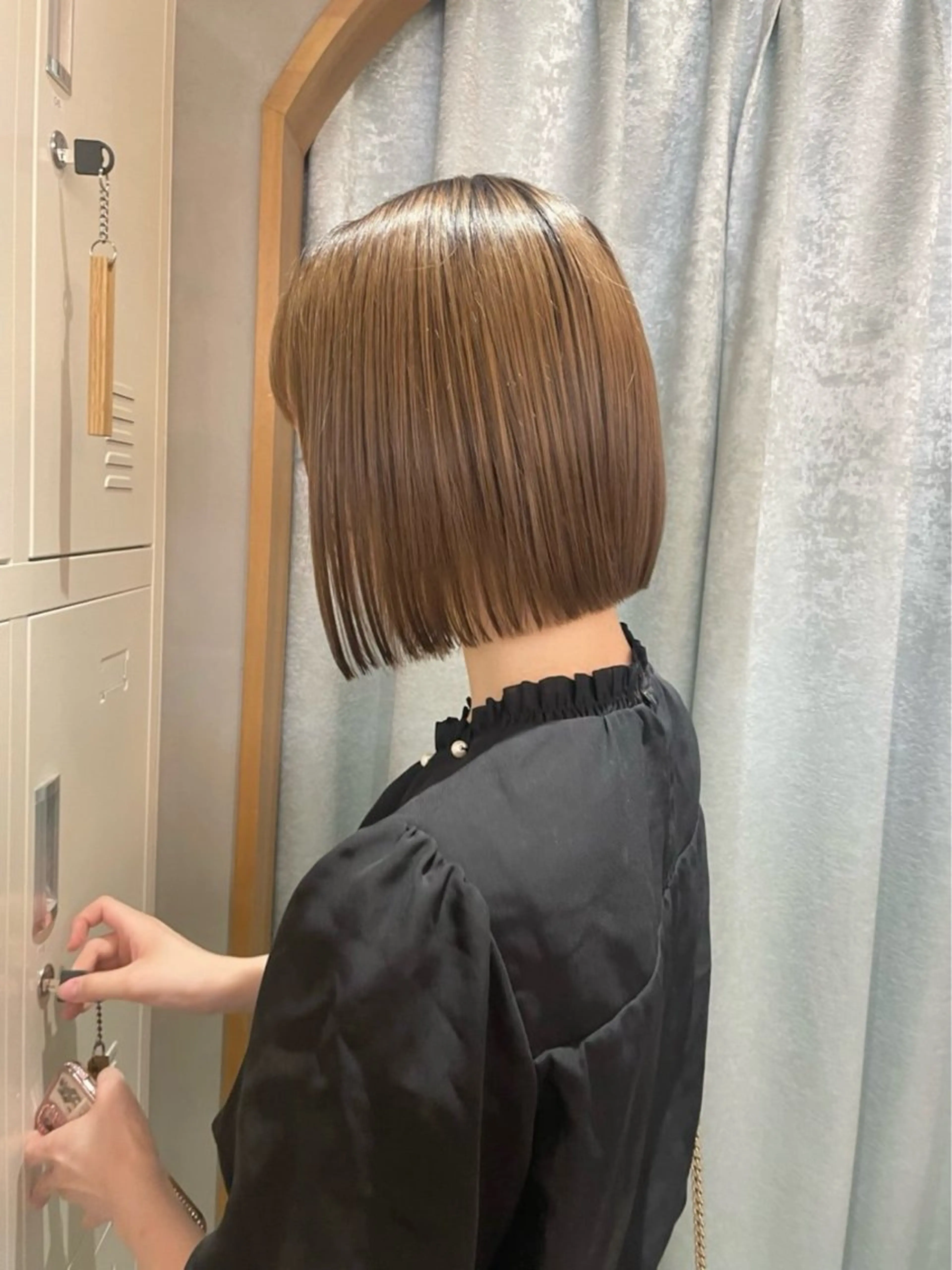 ミディアム カット ヘアカラー トリートメント オリーブベージュ/シ ョートボブたまき🧡のヘアスタイル