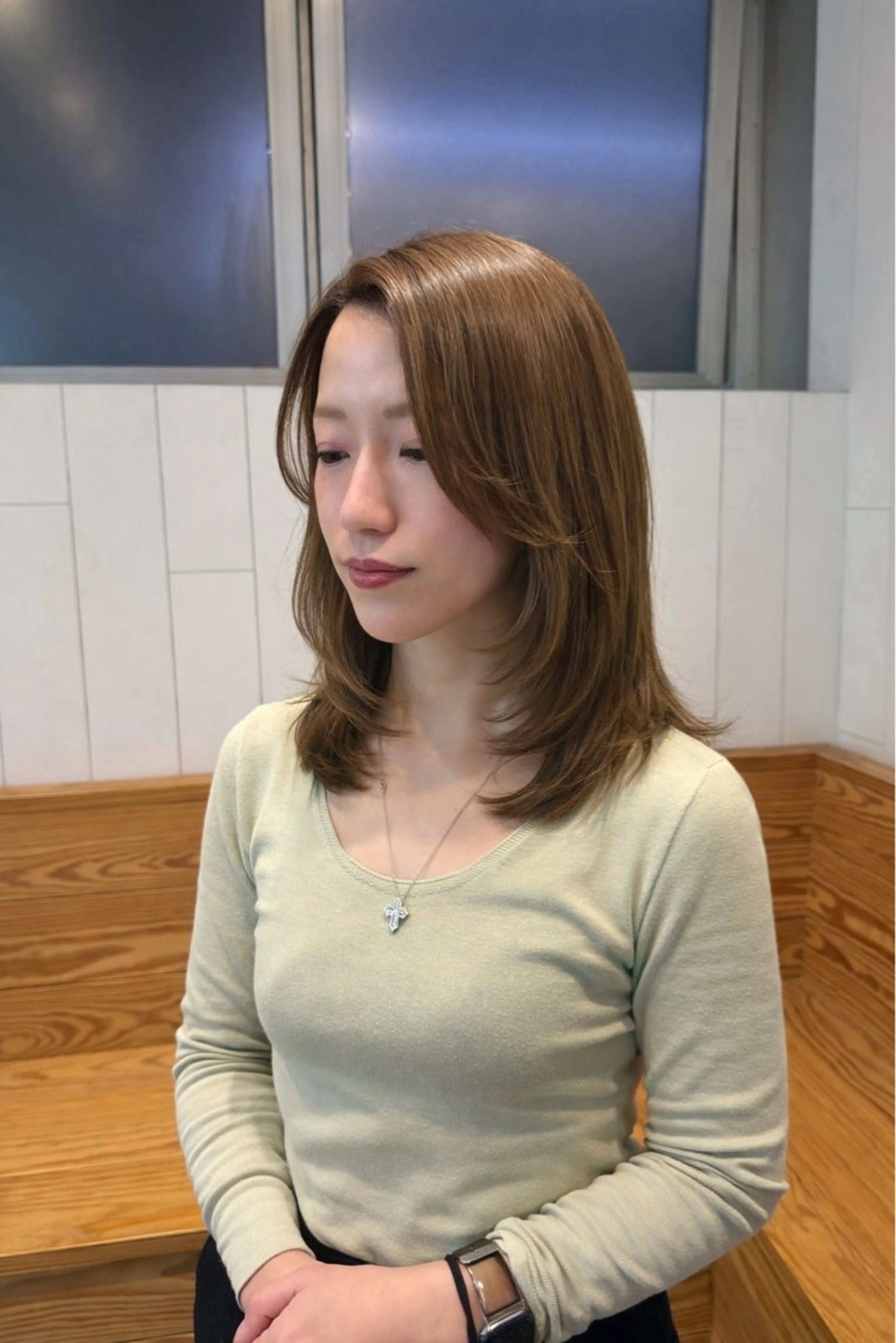 ミディアム レイヤーカット 【似合わせカラー】 西口嶺河のヘアスタイル