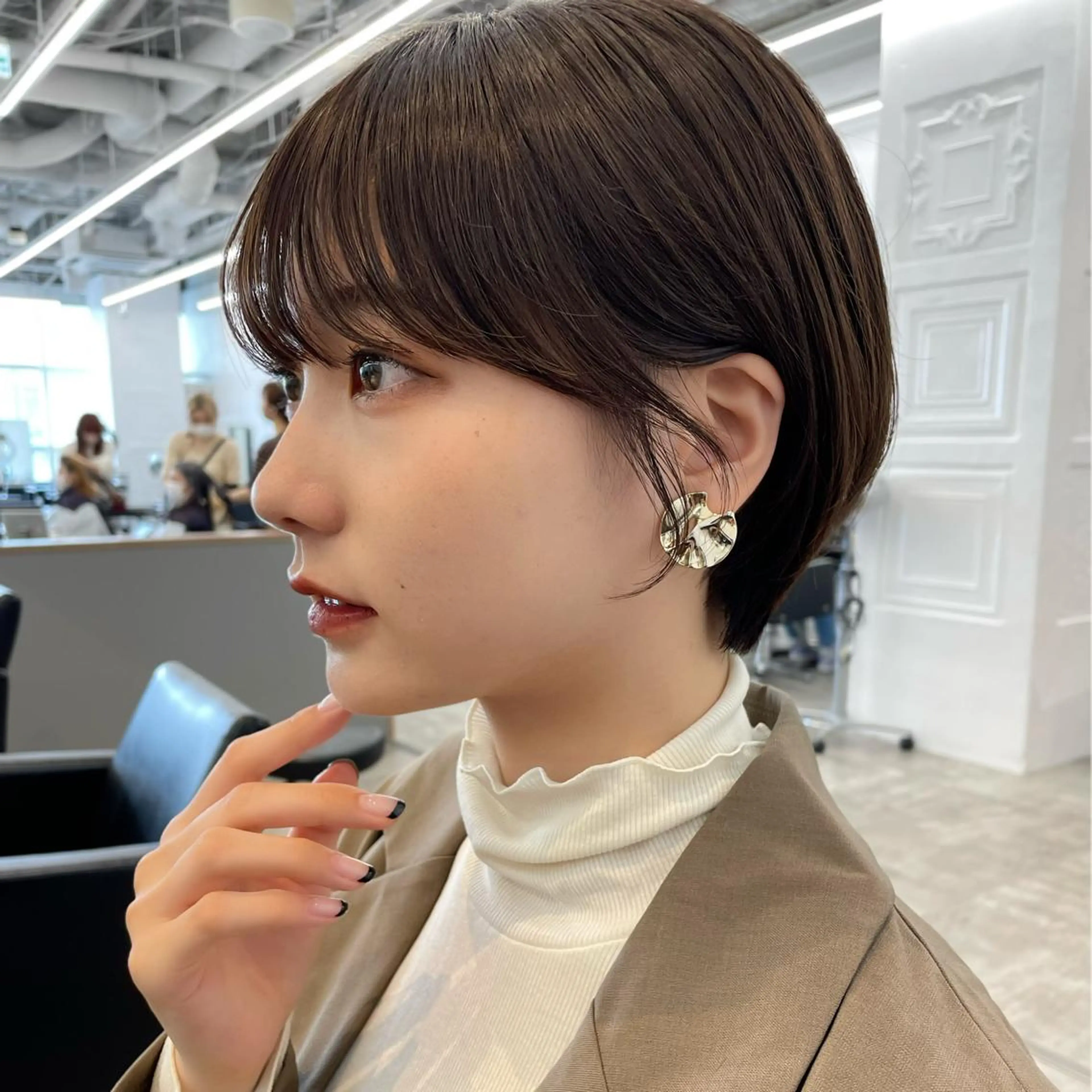 ショート カラー ブラウンカラー ココアブラウン シースルーバング ショートヘア ヘアカラー レイヤー/ショート透 明感カラー/西田祐賀のヘアスタイル