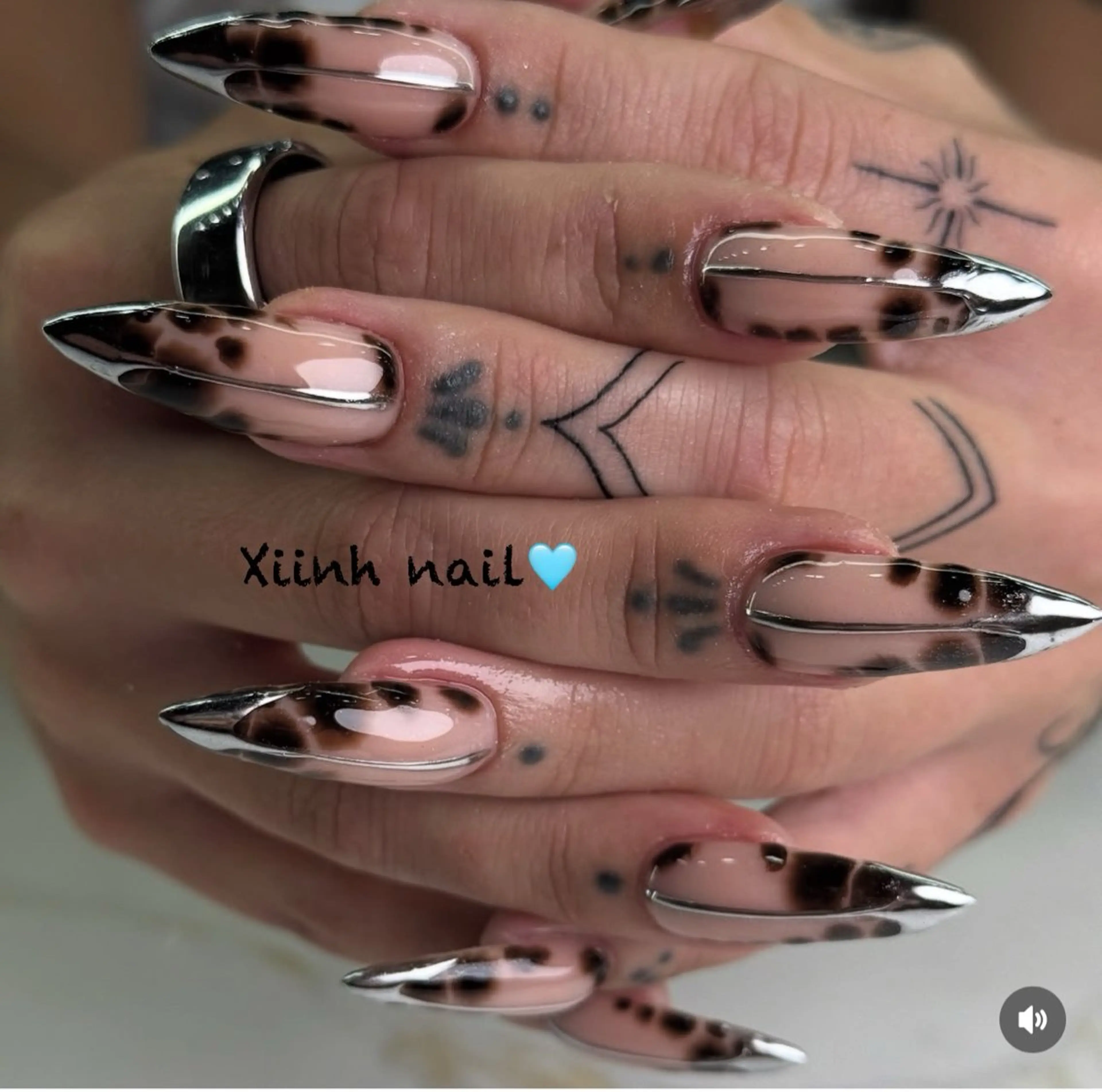 ネイル チークネイル 桜ネイル フットネイル ジェルネイル ハロウィン ハンドネイル XIINH NAIL SALONのネイルデザイン