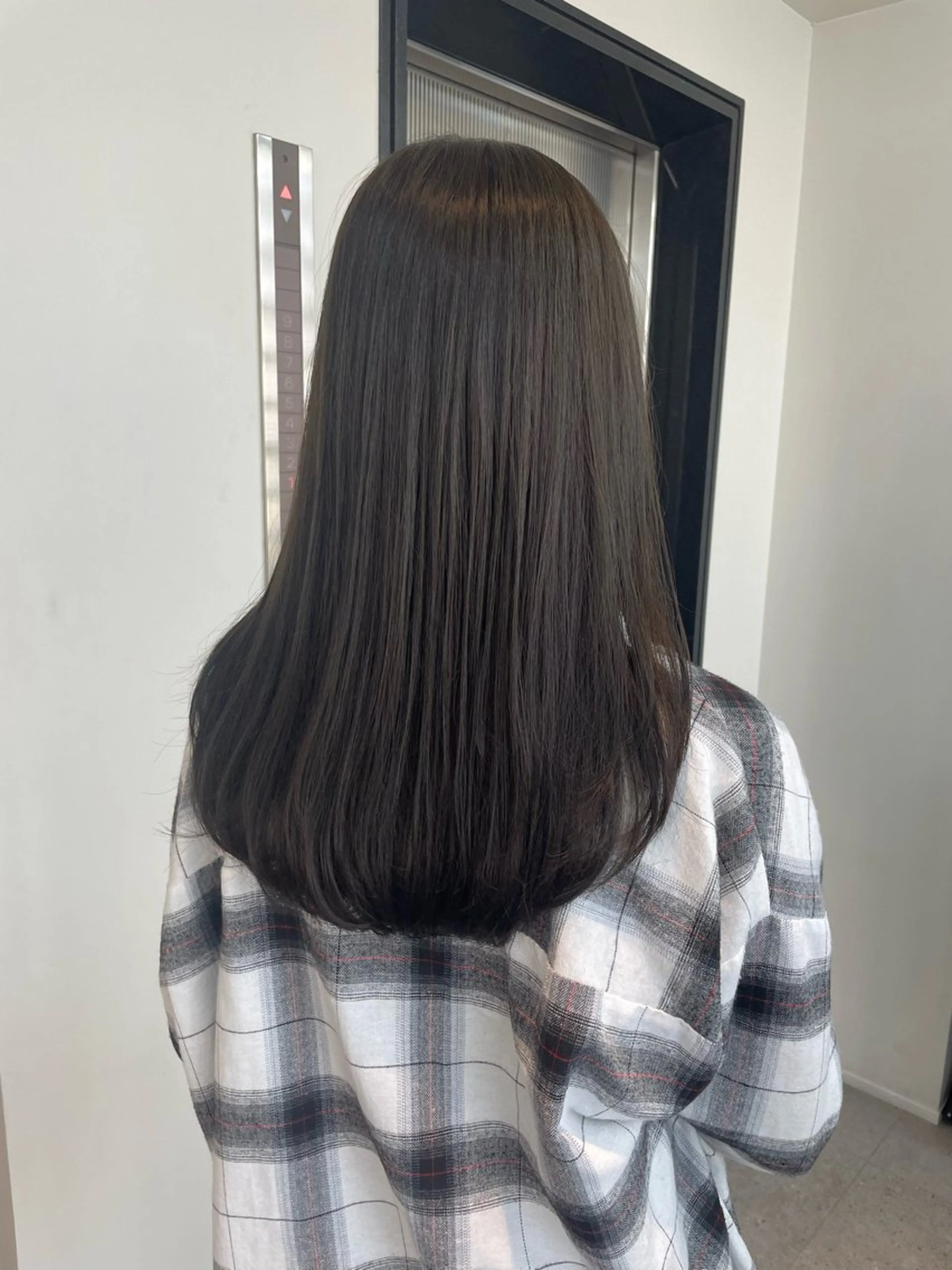 ロング カラー ハイライトカラー オリーブカラー ハイライト One By The Ect所属・ショート/脱白髪染め ☆宇﨑悠実のヘアスタイル