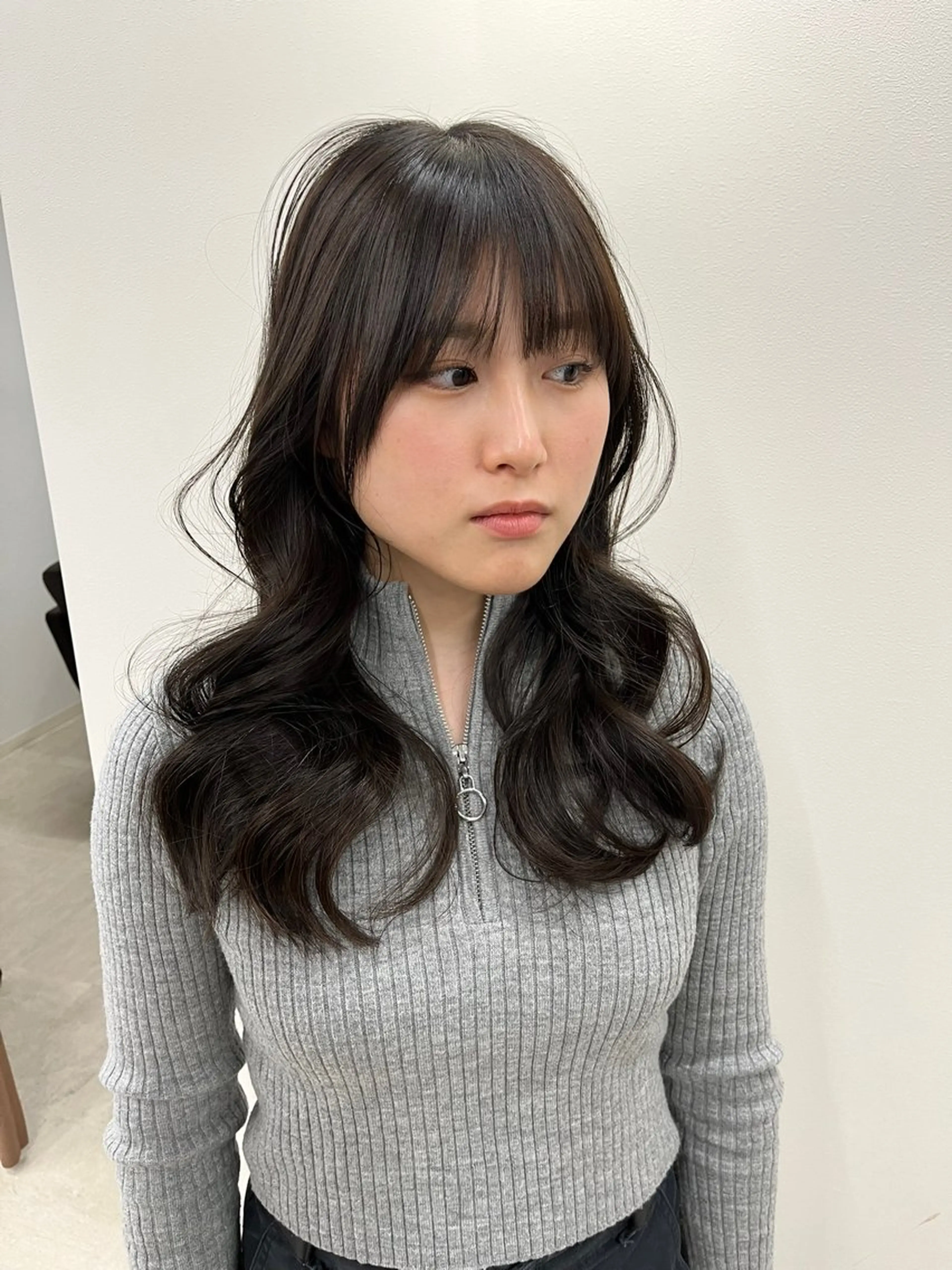 セミロング カラー 透明感カラー くびれヘア 顔まわりレイヤー 顔周りカット 韓国風ヘア カット ヘアカラー トリートメント ヘッドスパ ヘアセット ®️レイヤー/透明感 カラー/星野六三四のヘアスタイル