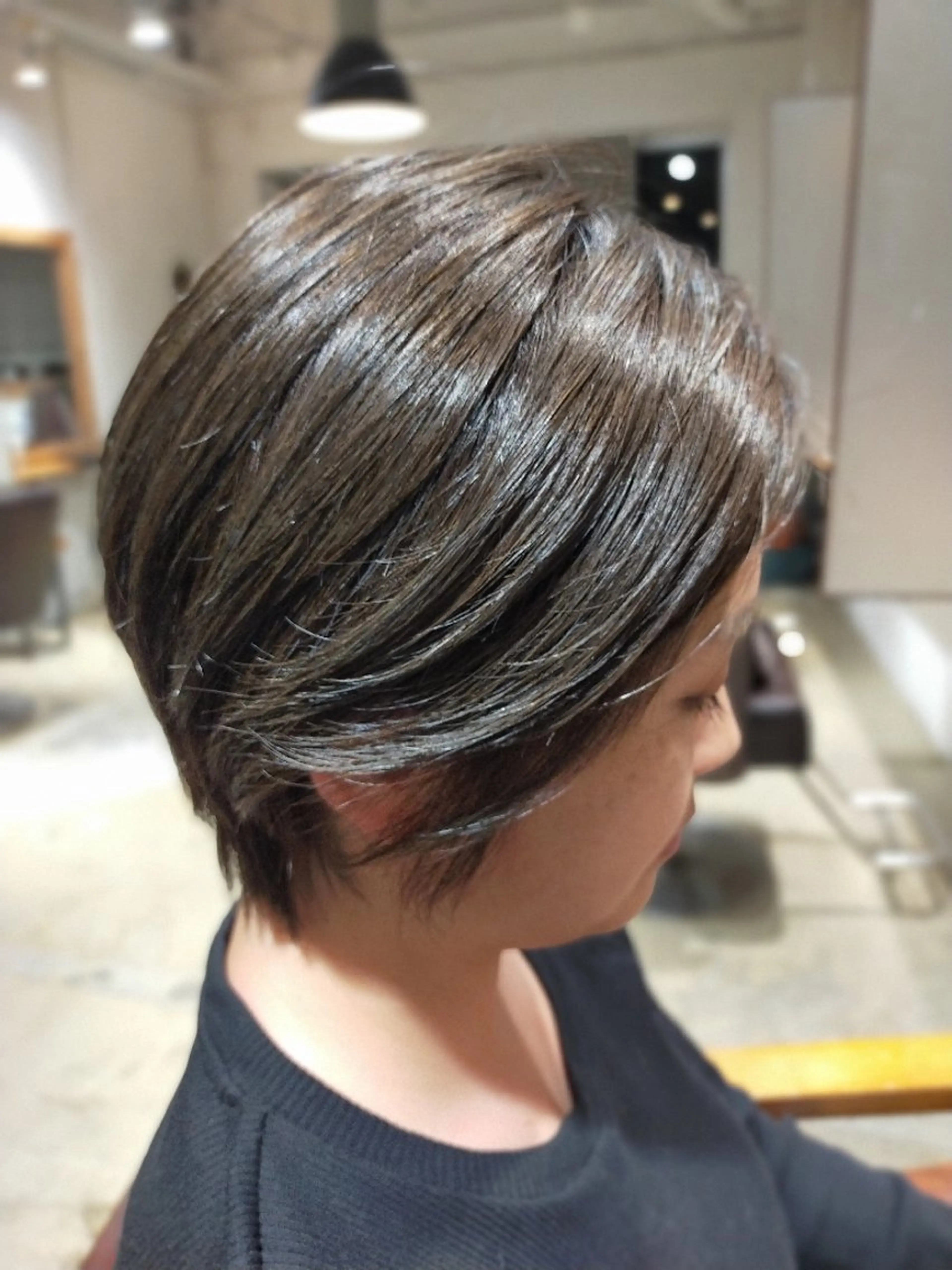 ショート カラー ショートレイヤー アッシュ くびれヘア レイヤーカット ショートヘア カット ヘアカラー トリートメント Culumi所属・Culumi クルミ 松井照雄/梅田茶屋町のヘアスタイル