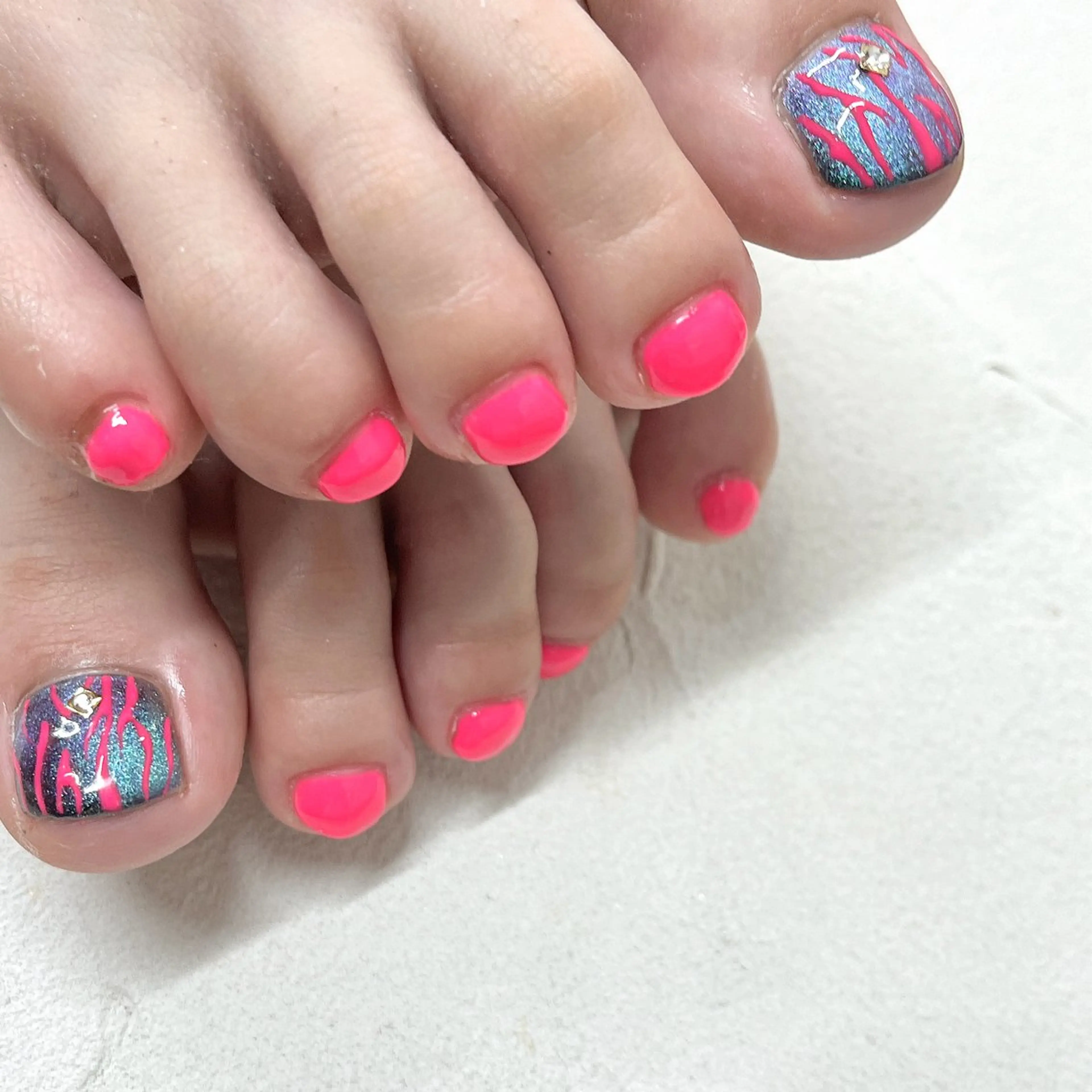 ネイル アートネイル フットネイル フレンチネイル ジェルネイル グラデーション フットネイル Bianca市ヶ谷店 Aiuraのネイルデザイン