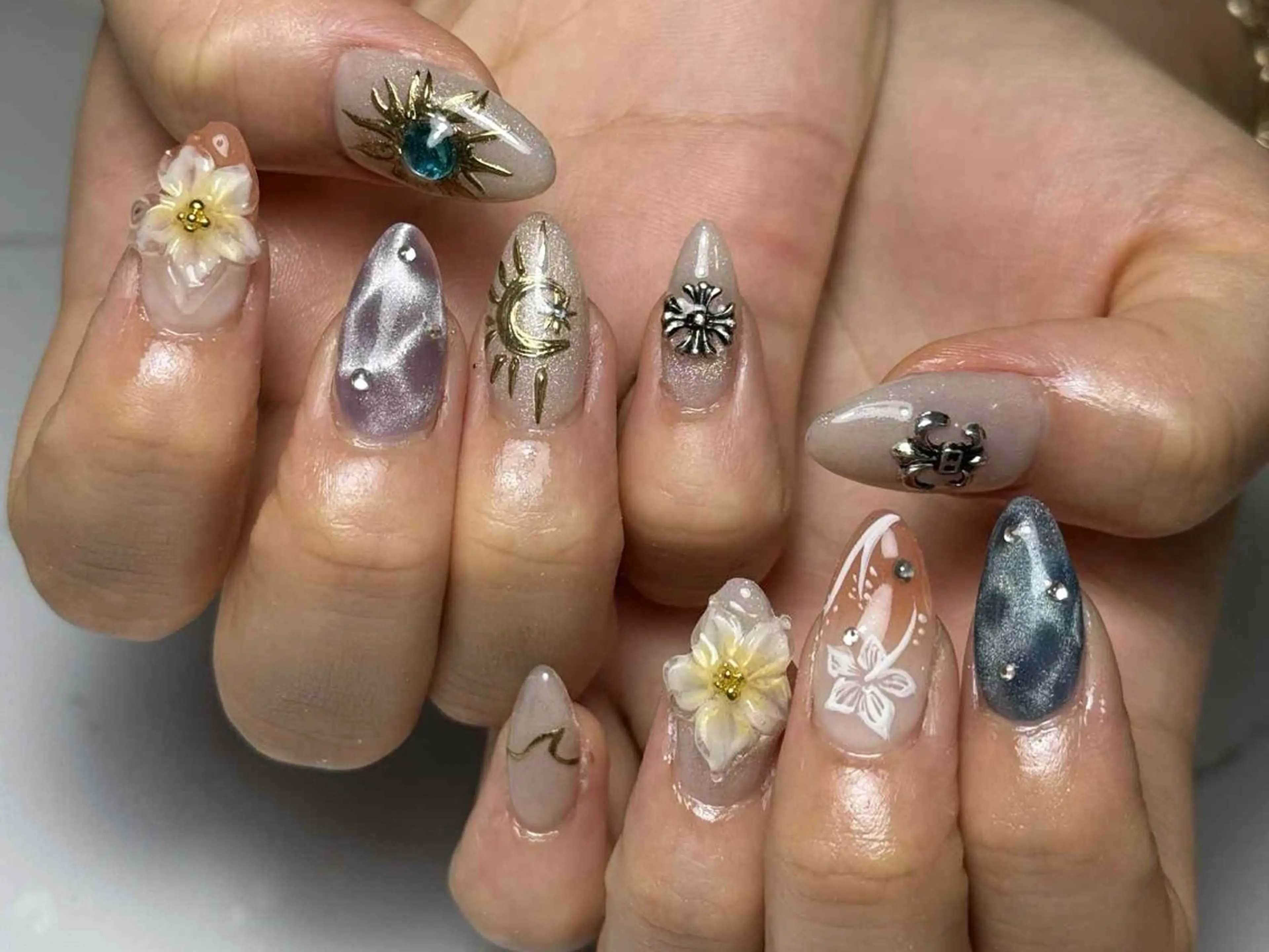 ネイル アートネイル フレンチネイル ジェルネイル グラデーション 韓国ネイル ハンドネイル 💕鈴木ユリ パラジェル/オフ無料のネイルデザイン