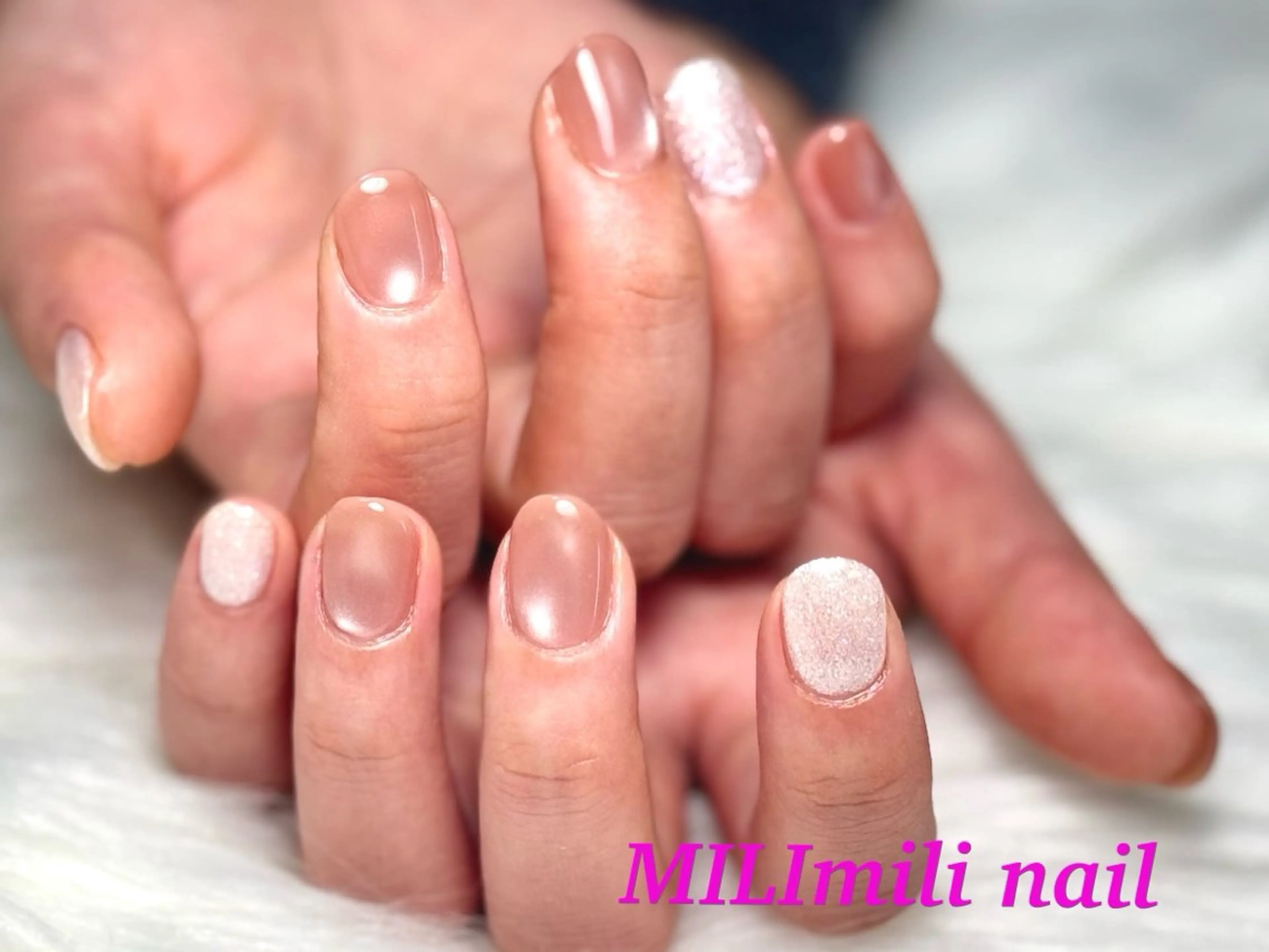 ネイル ラメ(グリッター) マグネットネイル ワンカラーネイル ホワイト MILImili nailのネイルデザイン