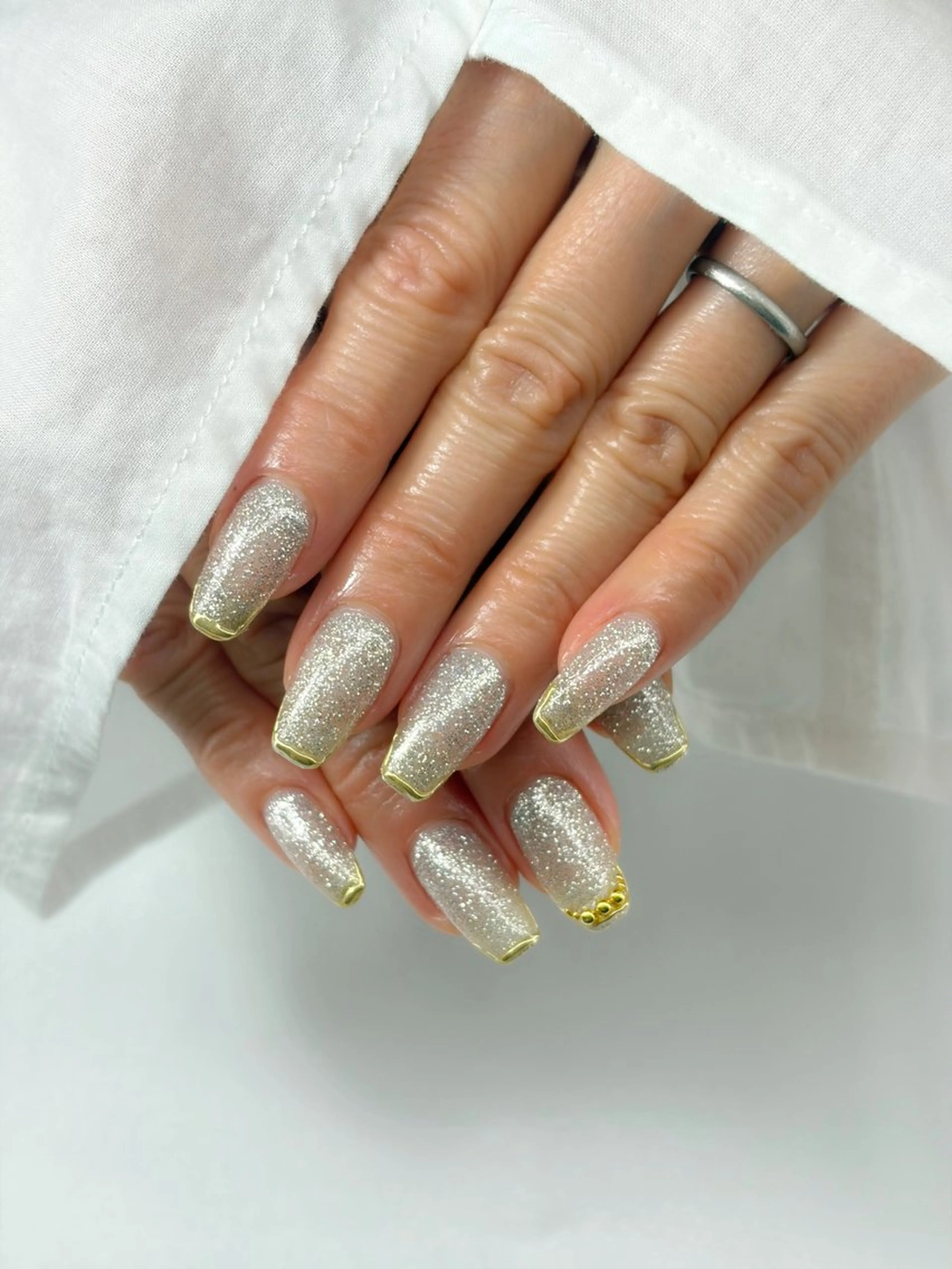 ネイル 入学式 フレンチネイル キラキラネイル ラメ(グリッター) ミラーネイル ハンドネイル iro+ nailのネイルデザイン