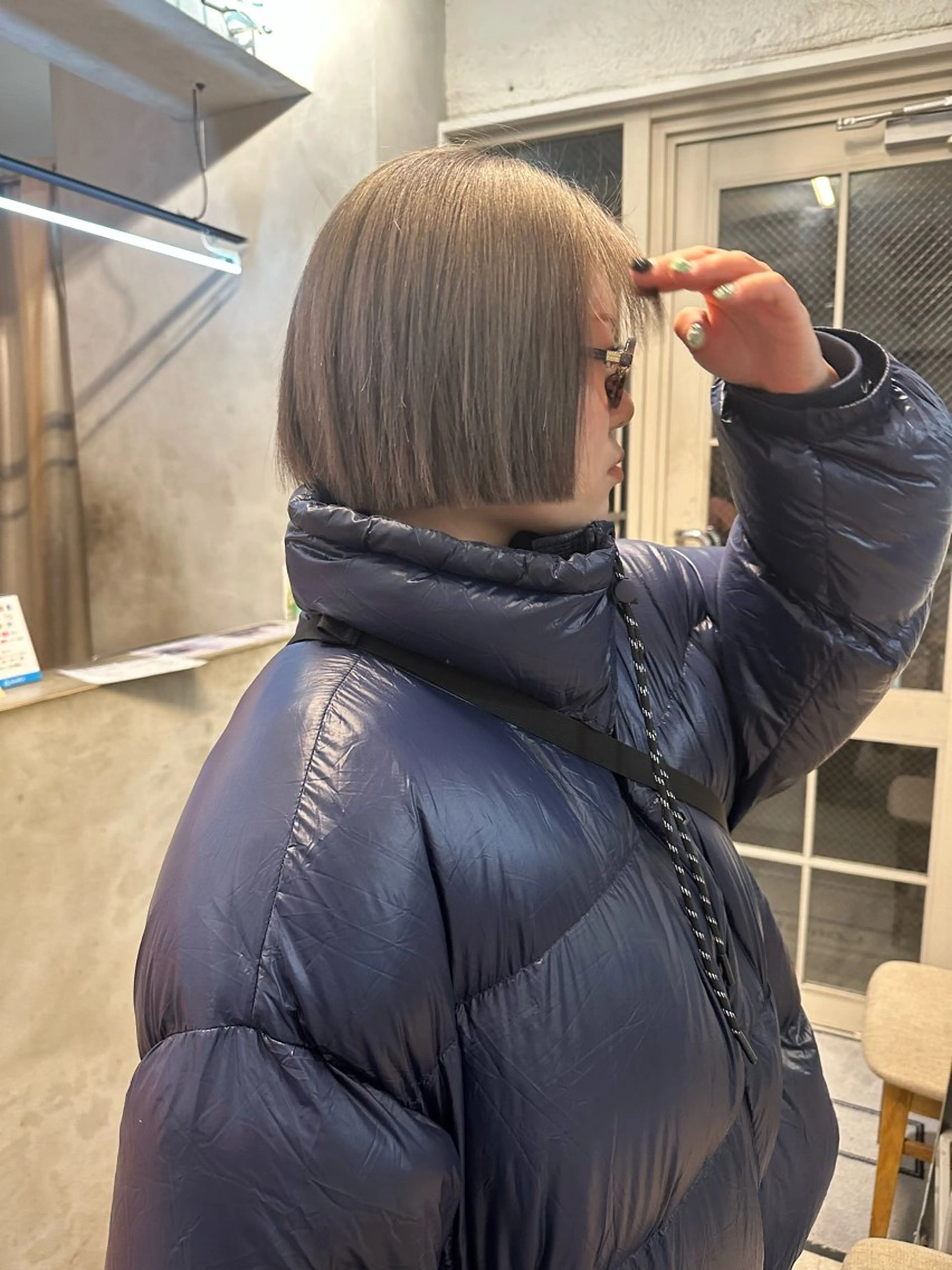 ショート カラー ベージュカラー ブリーチ ハイトーンカラー ブリーチなしカラー オリーブベージュ カット ヘアカラー トリートメント REINA☁️透明感 カラー/ぷつっと♡のヘアスタイル