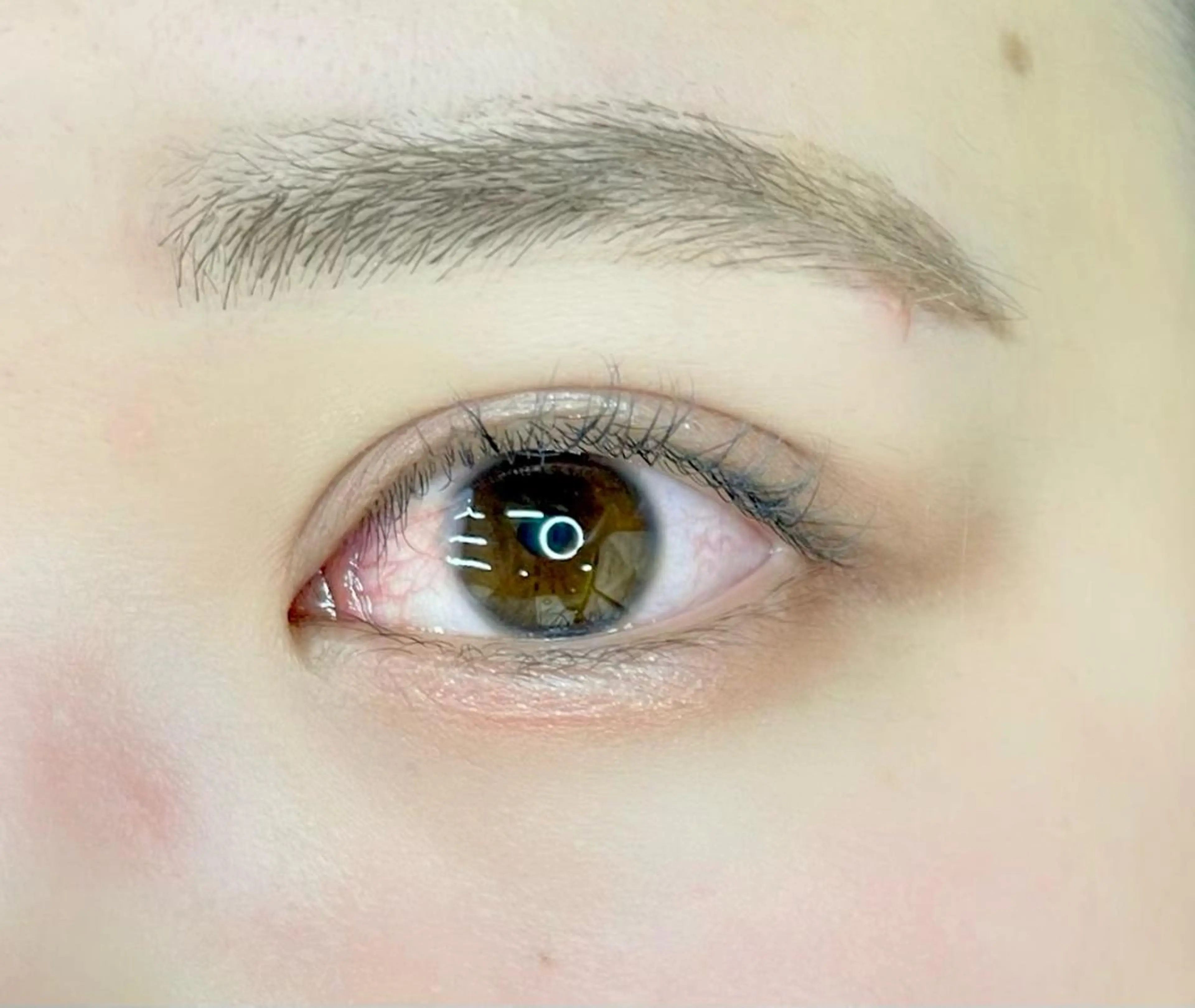 アイブロウ 眉毛ワックス脱毛 木藤 みれのマツエク・マツパデザイン