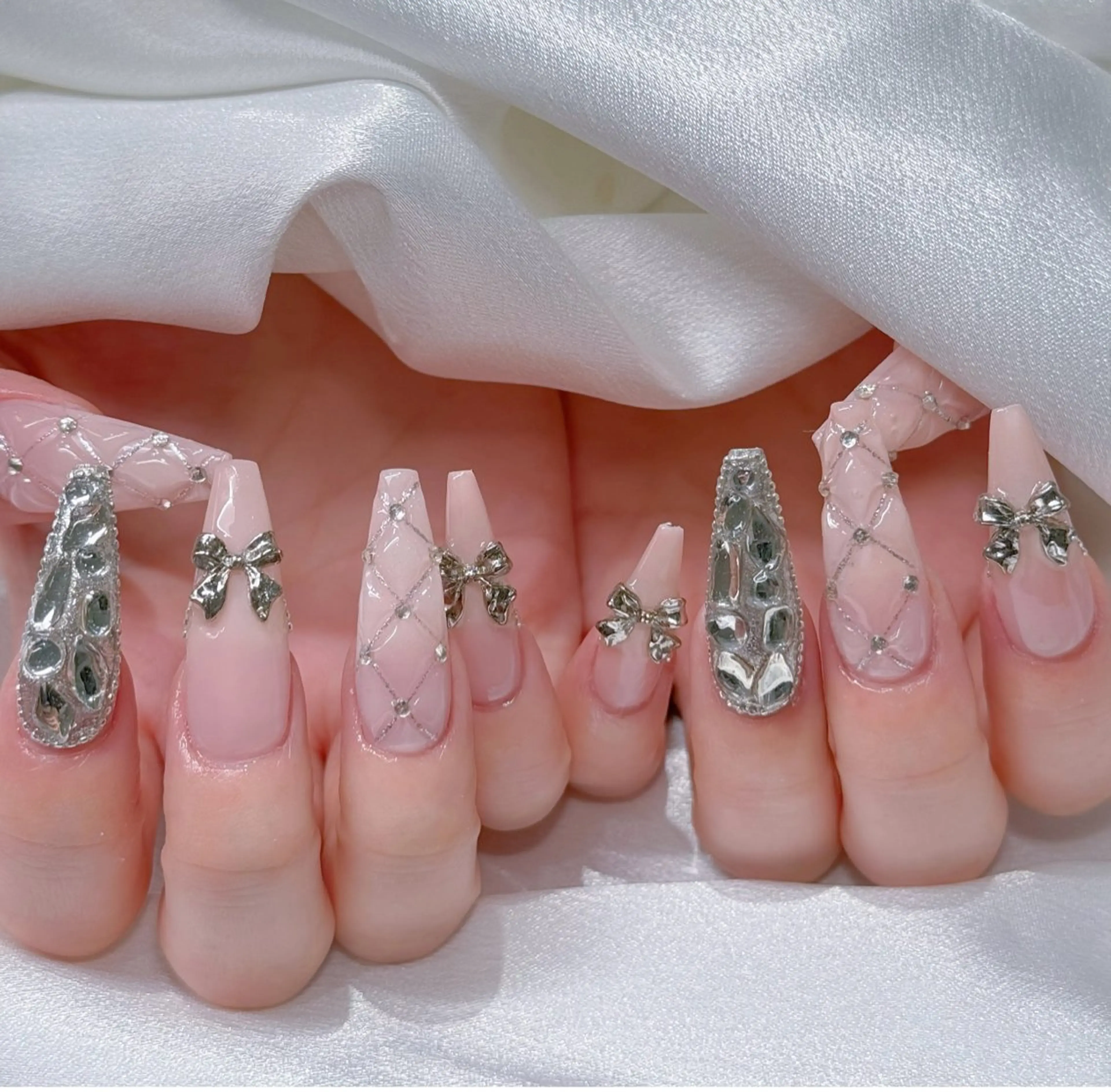 ネイル オーロラネイル ブルー チークネイル フットネイル フレンチネイル ハンドネイル HANA ハナのネイルデザイン