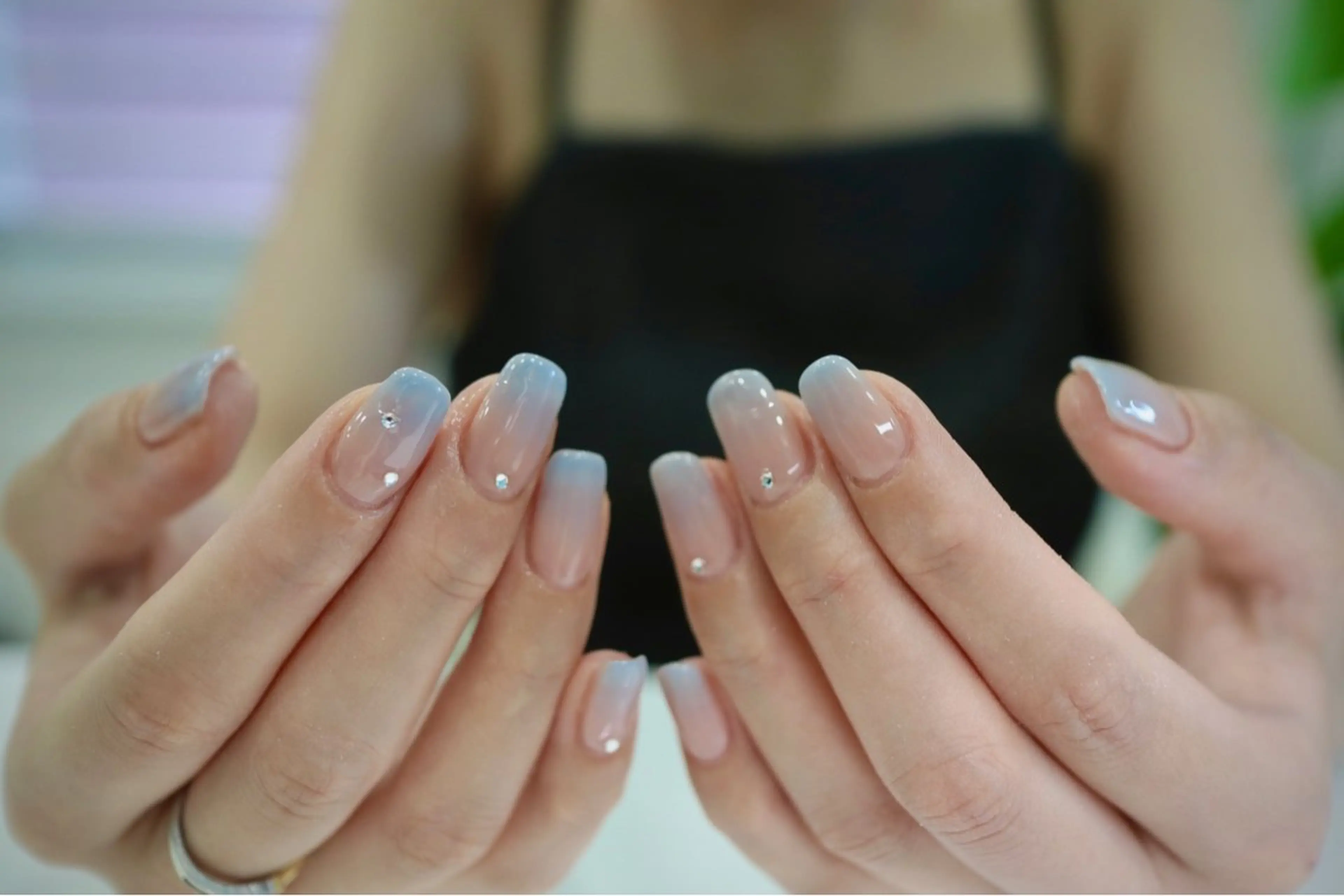 ネイル ブルー グラデーション Kaka Nailsのネイルデザイン