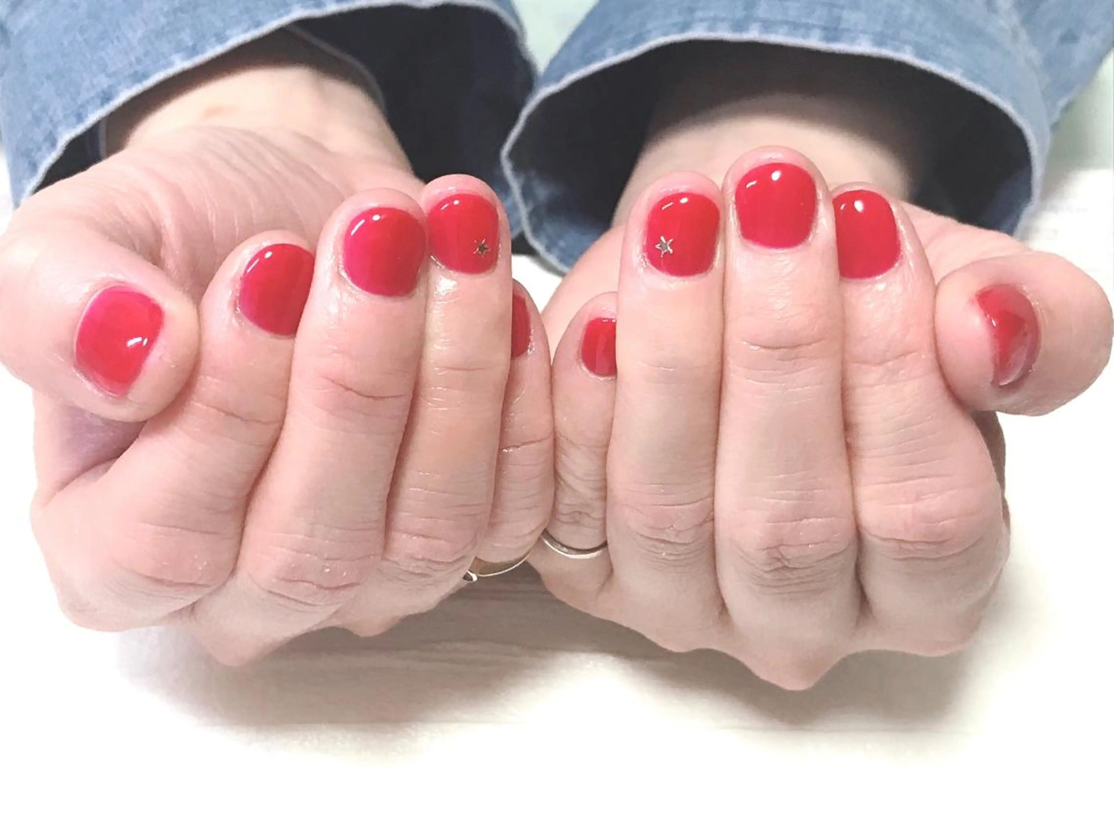 ネイル クリアネイル ワンカラーネイル 赤色 ステラ marikominoのネイルデザイン