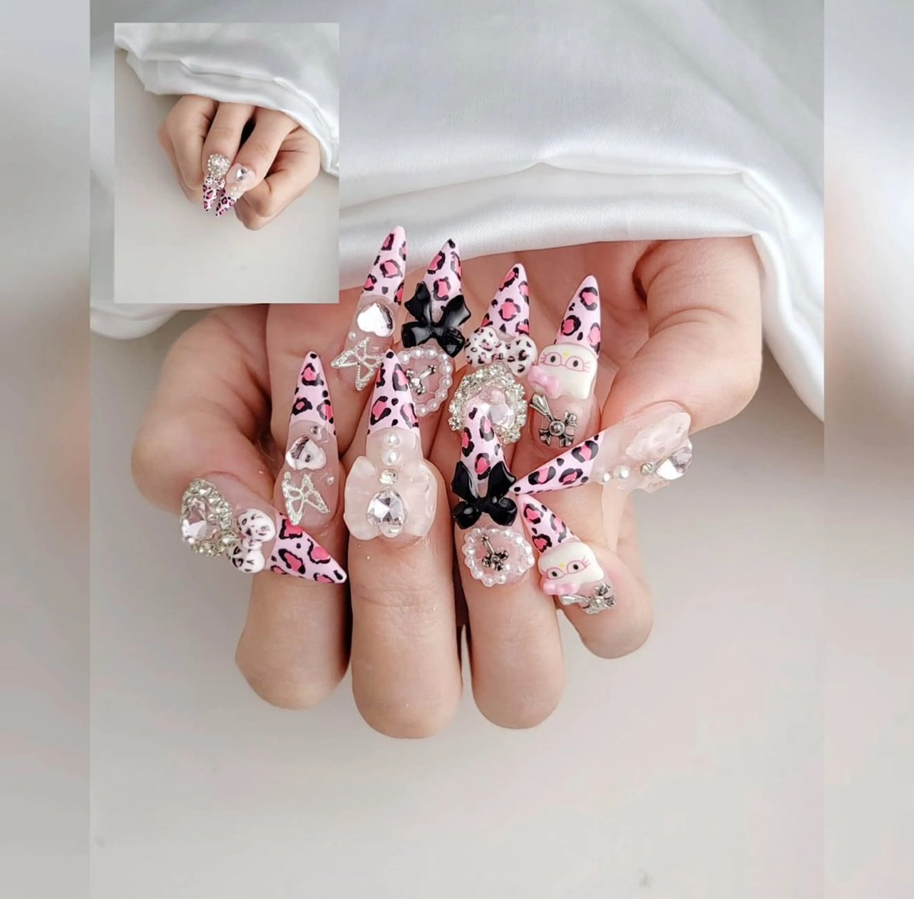 ネイル フラッシュネイル フレンチネイル グラデーション キラキラネイル 韓国ネイル ハンドネイル Lina nail所属・Luna 池袋のネイルデザイン