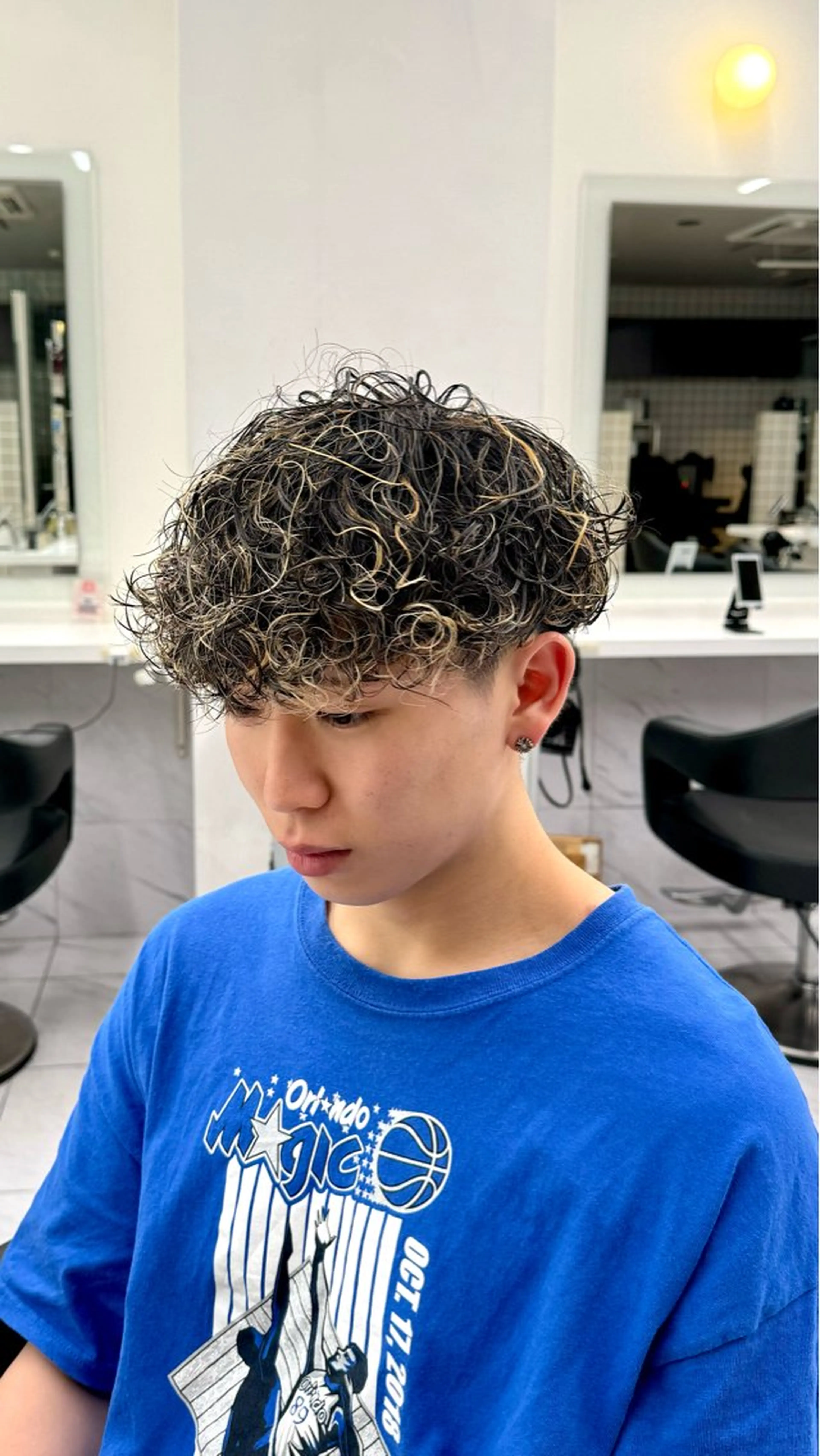 ショート パーマ ヘアアレンジ メンズ メンズパーマ プードルパーマ プードルパーマ カット ヘアカラー パーマ ヘッドスパ ヘアセット 艶カラー の達人のヘアスタイル