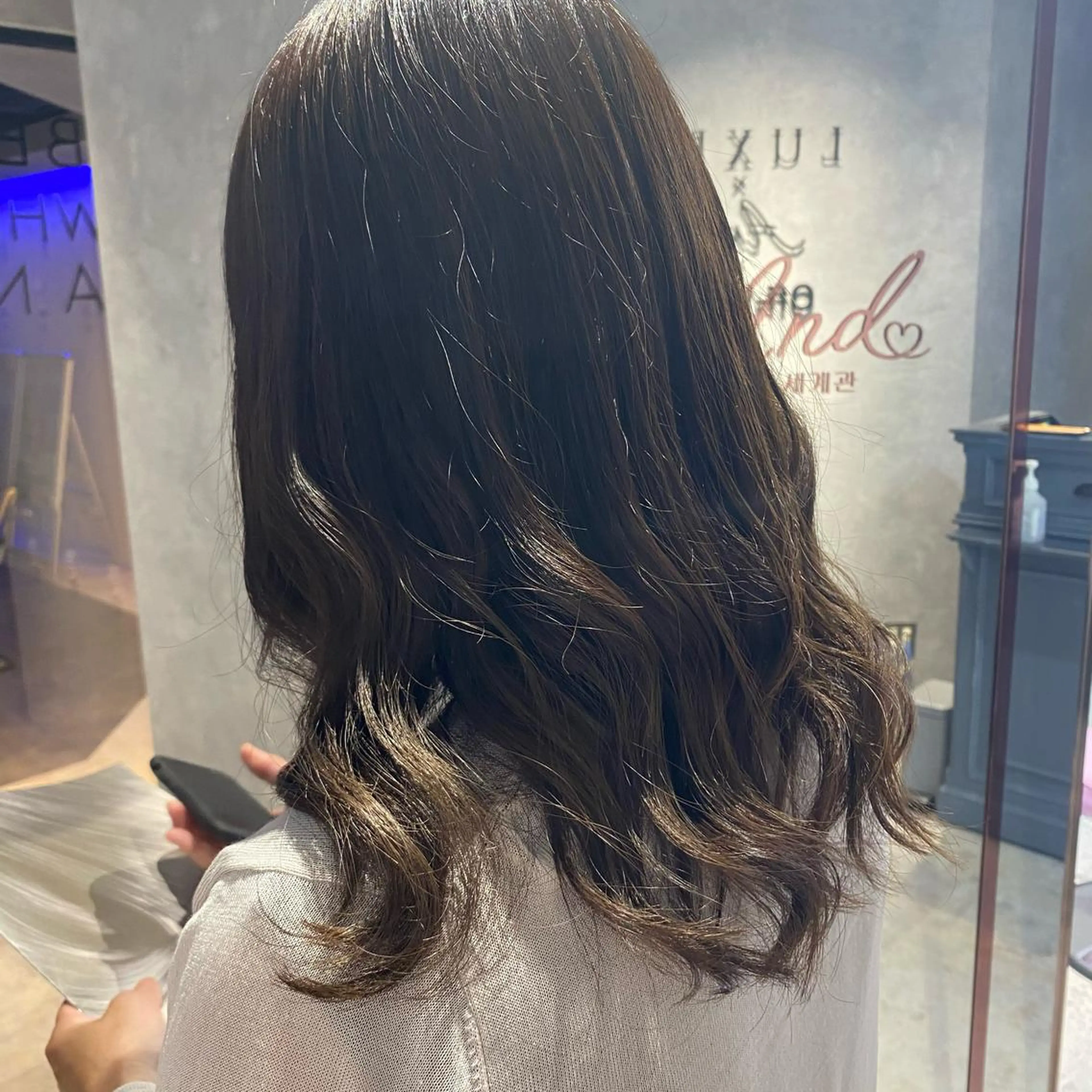 セミロング カラー ヘアアレンジ メンズ メンズブリーチ メンズハイトーン ブリーチ ケアブリーチ デザインカラー Cielro【 シェイロ 】所属・Cielro/ダブル カラー/西田咲希のヘアスタイル