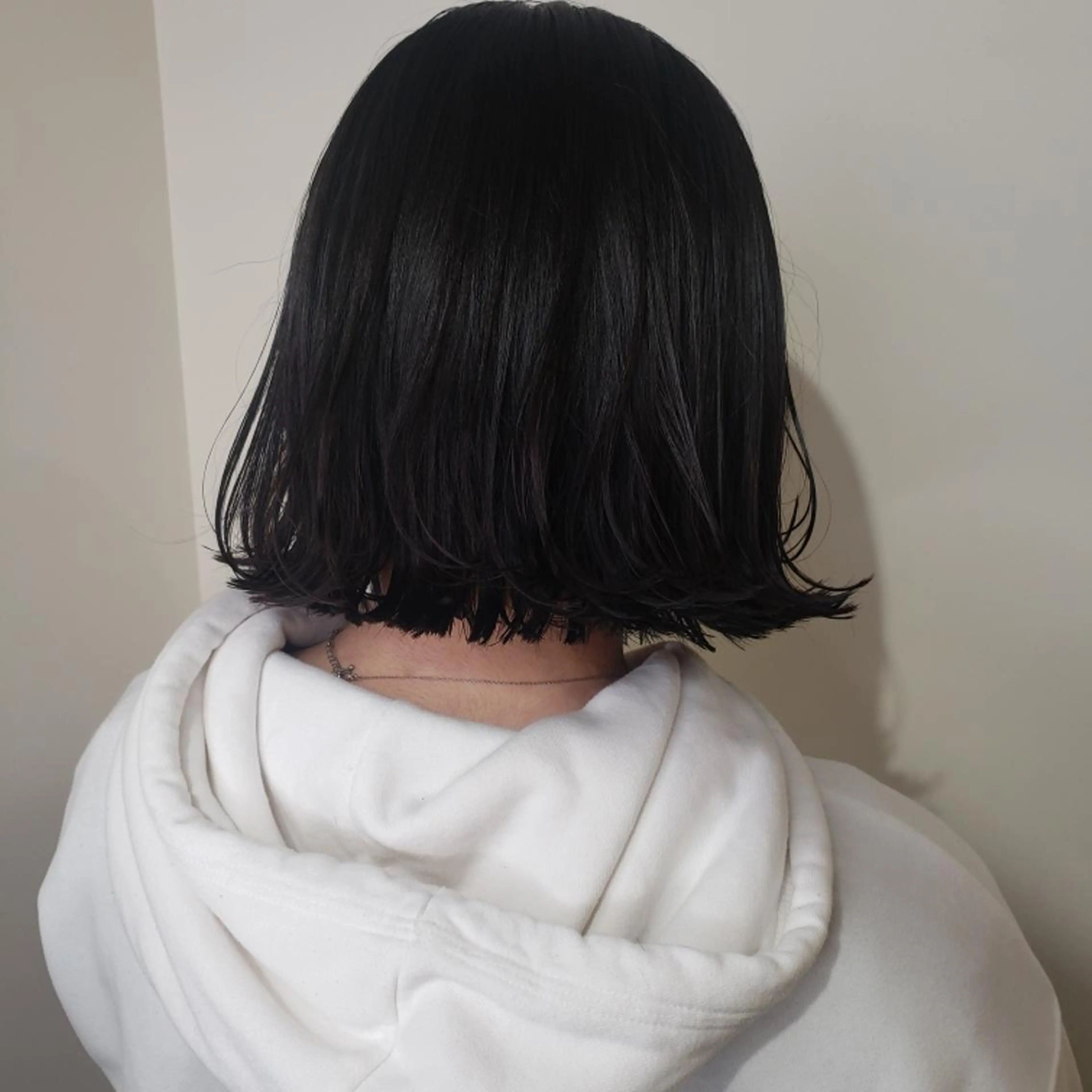 ショート 切りっぱなしボブ ボブ カット トリートメント 🇰🇷透明感×ハイ トーン🌟tomoのヘアスタイル