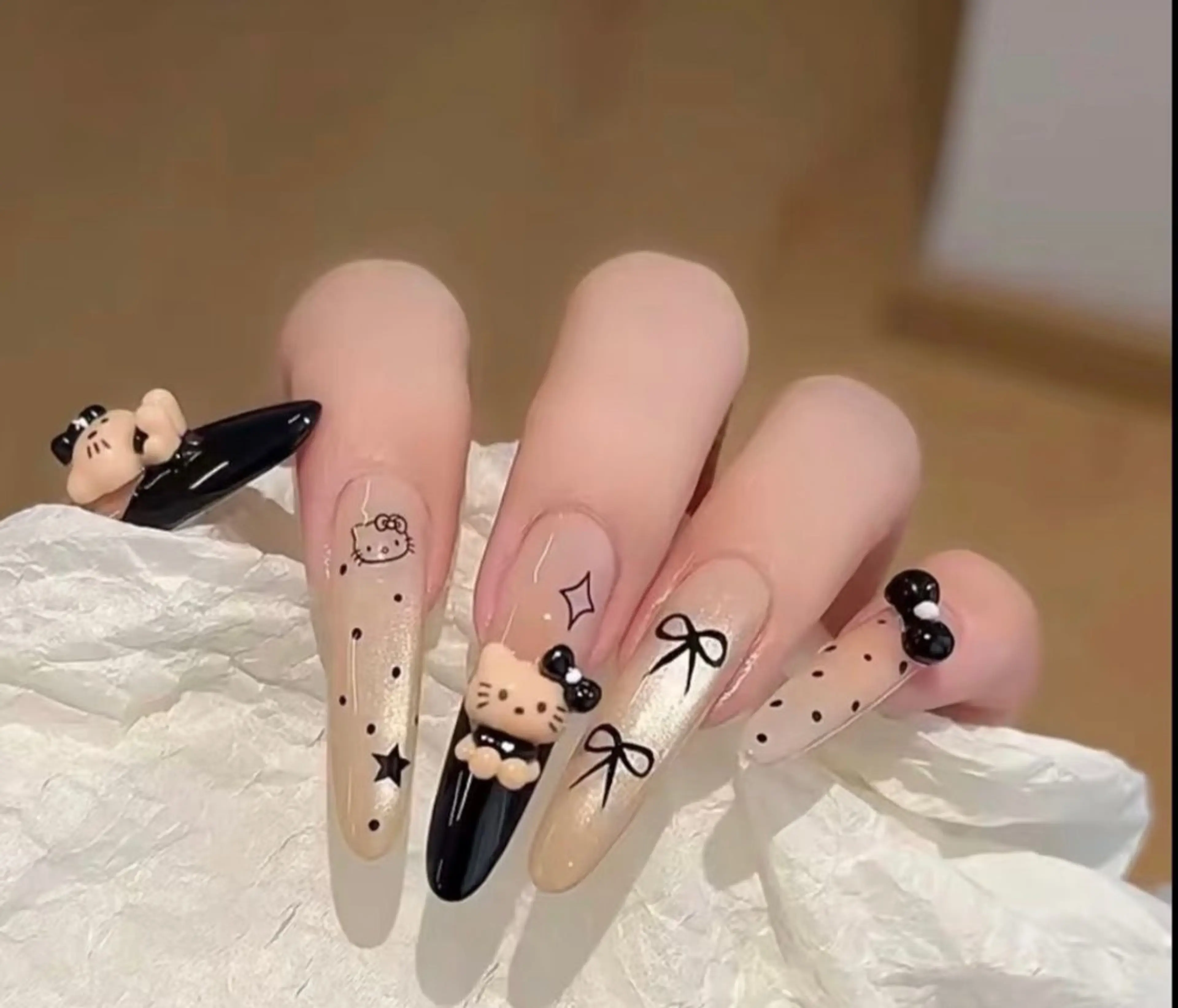 ネイル Sunshine nail salon所属・中原 ゆかのネイルデザイン