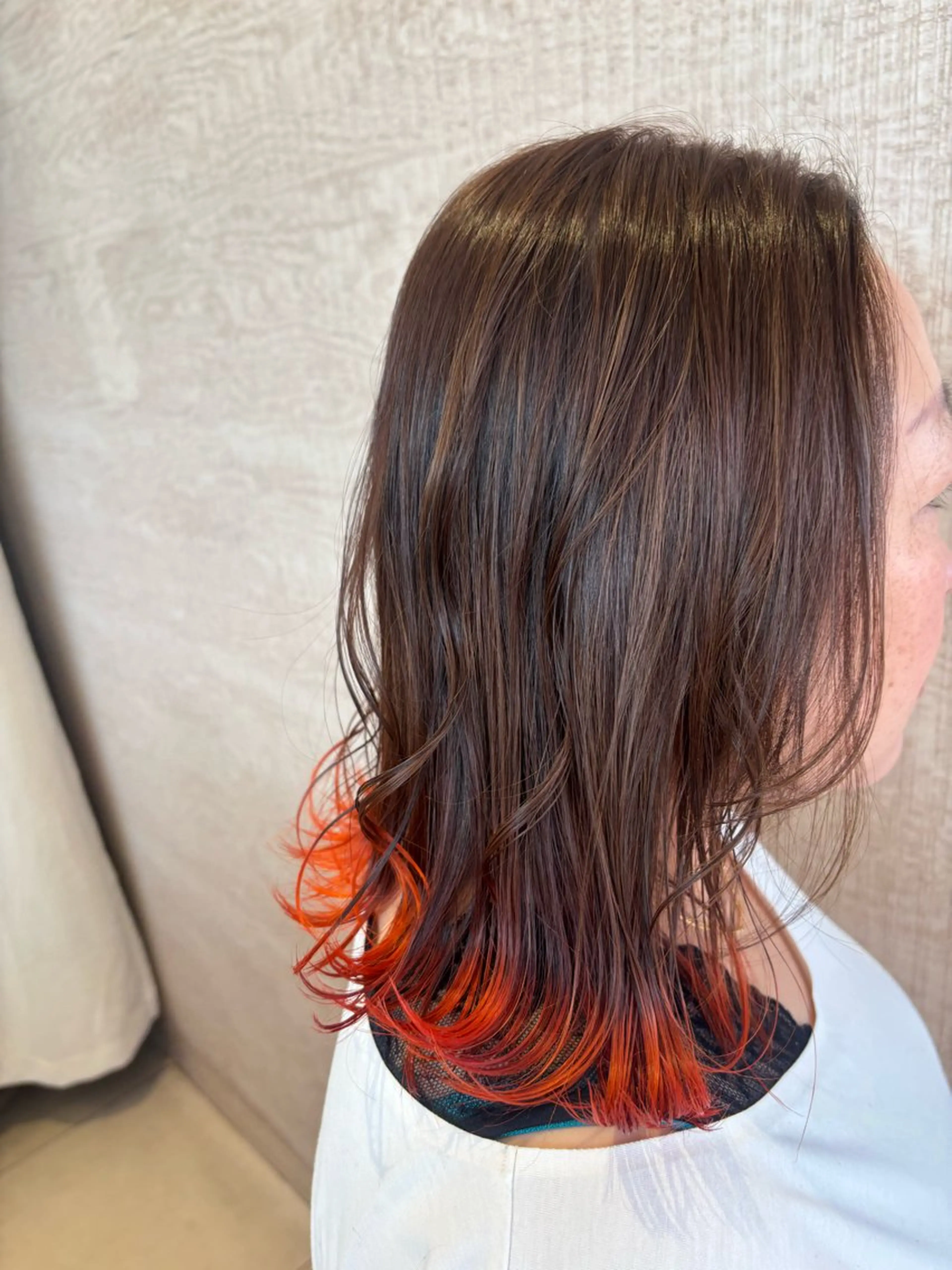 カラー オレンジ ブリーチ/ハイトーン 田邊莉奈/EARTHのヘアスタイル