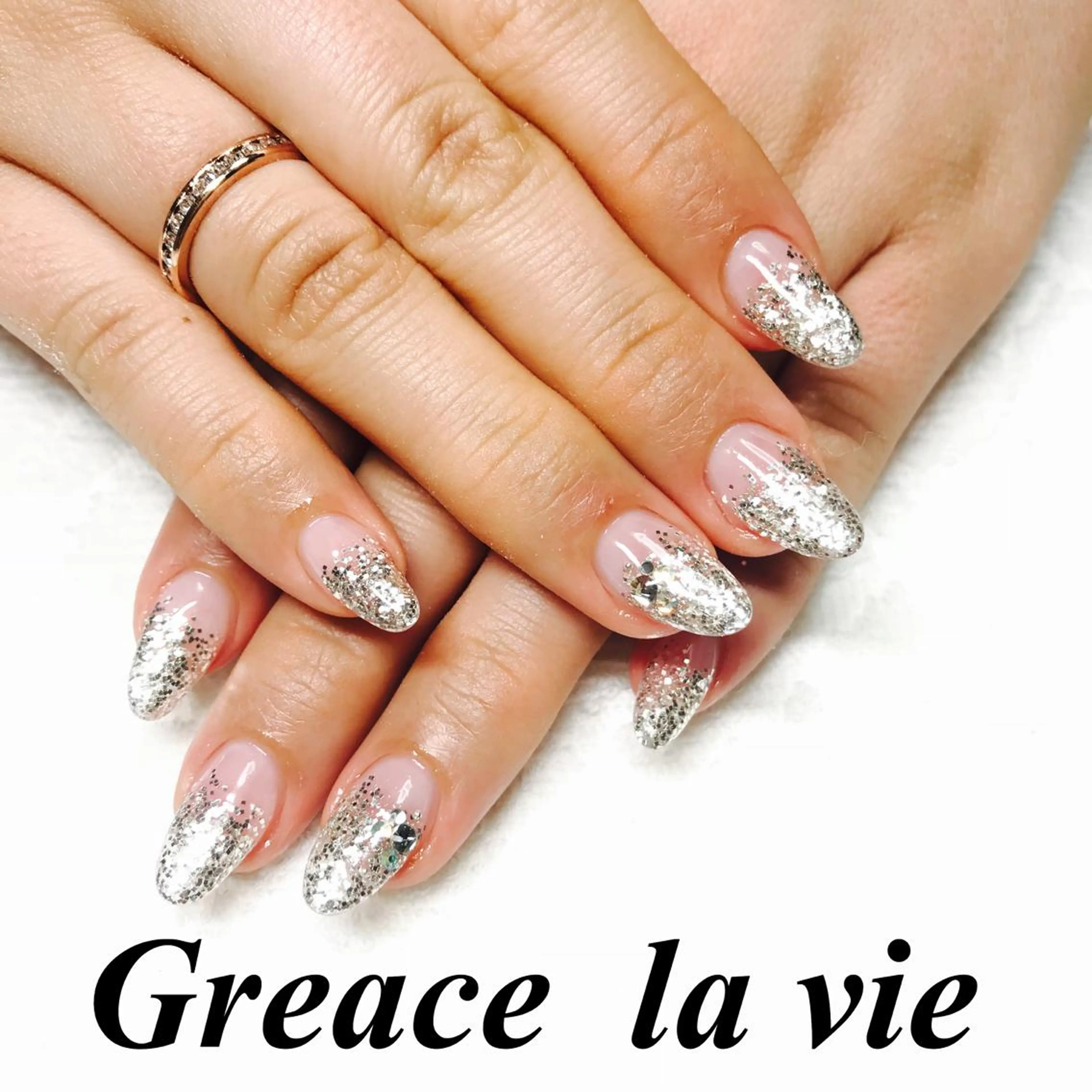 カラー パーマ ヘアアレンジ キッズ ネイル マツエク・マツパ グラデーションカラー グラデーション キラキラネイル ラメ(グリッター) ラメグラデーション Greace la vie所属・Greace  la vieのネイルデザイン
