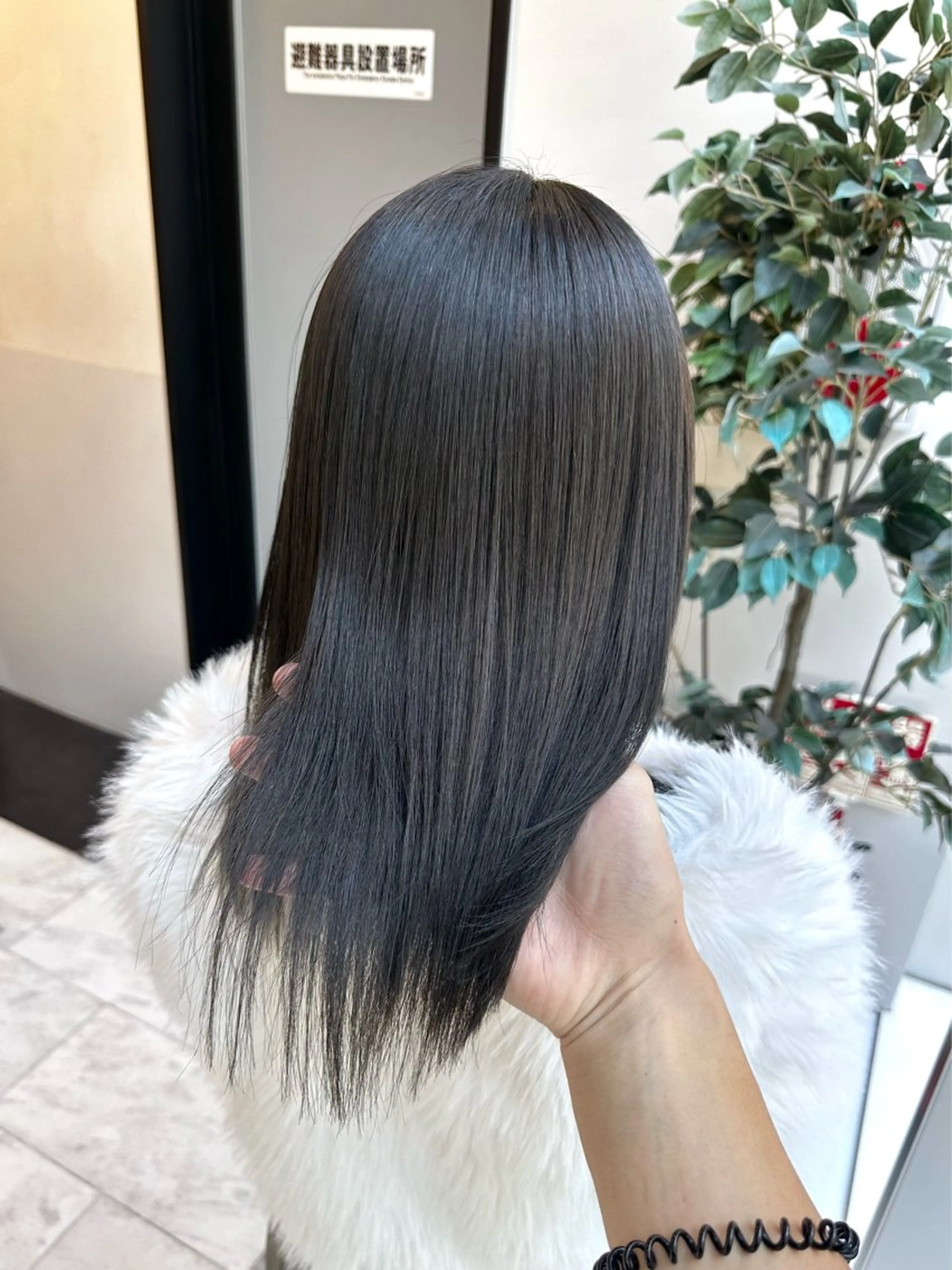 ミディアム カラー ミディアムレイヤー ブリーチ グレージュ ブリーチなしカラー 髪質改善 ヘアカラー トリートメント LUMO所属・矢野 晃平のヘアスタイル