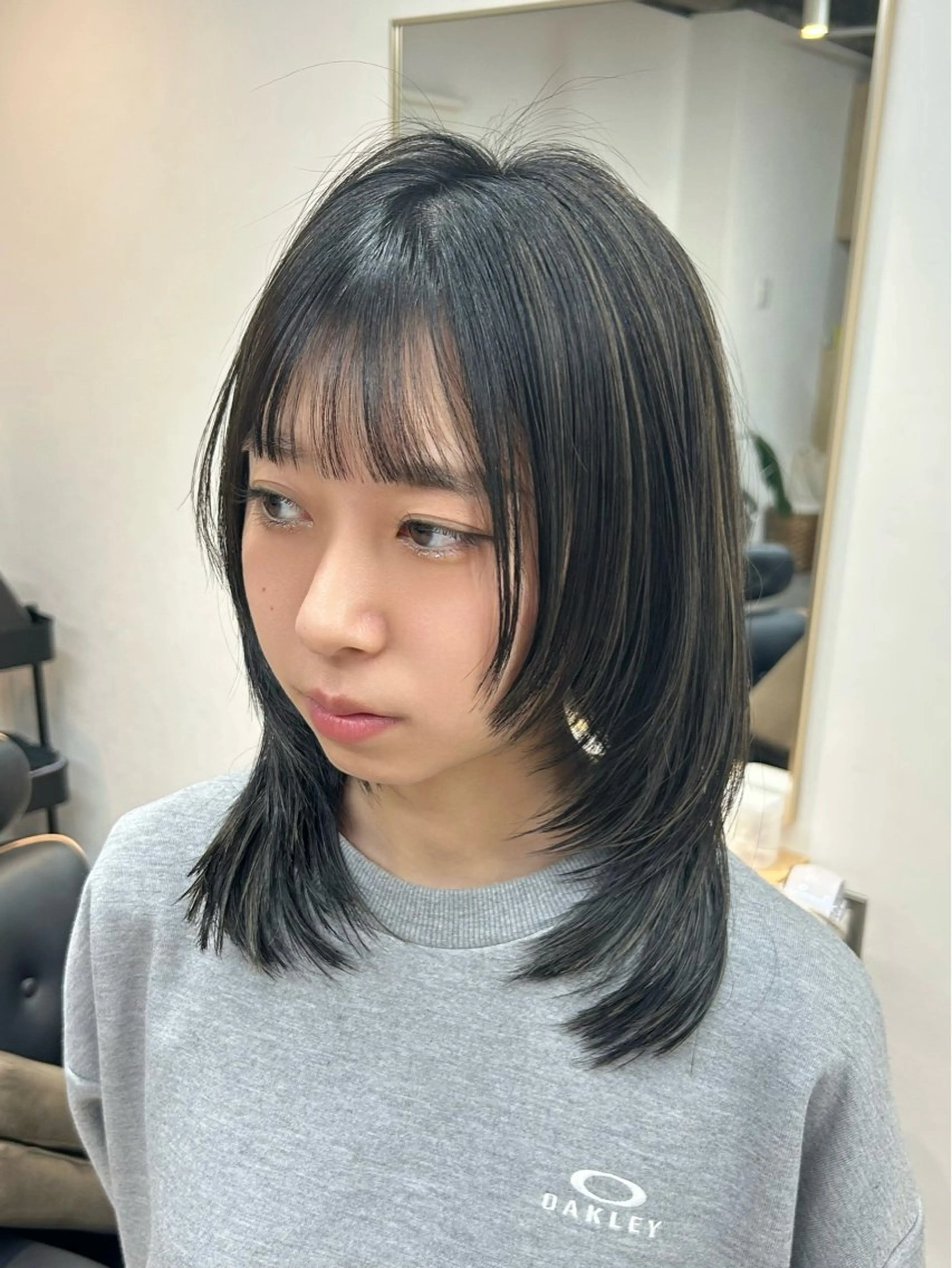 セミロング カラー レイヤーカット カット ヘアカラー トリートメント 韓国ボブ/レイヤー/ ハイトーン/まなみのヘアスタイル