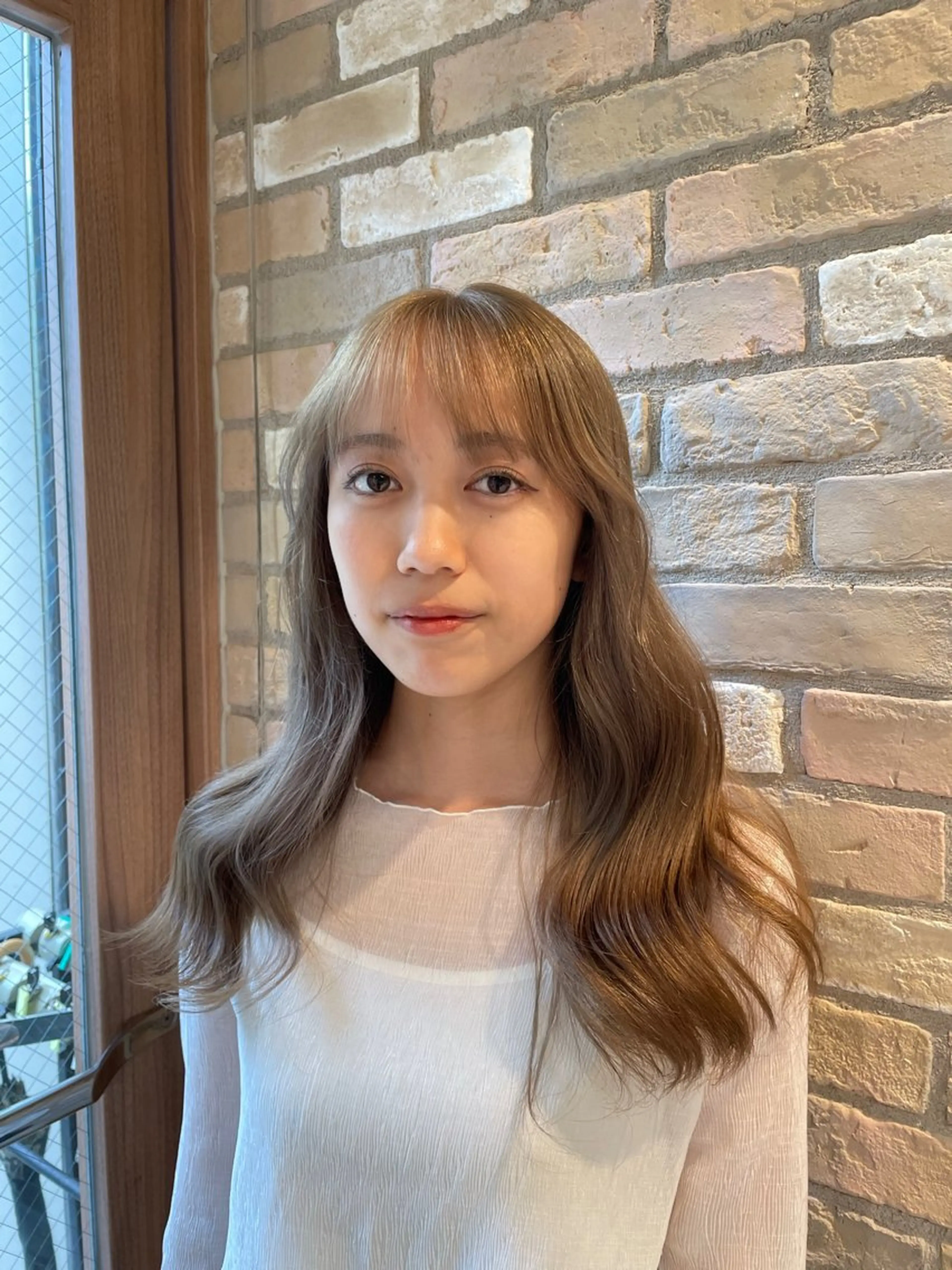 ミディアム カラー ヘアカラー 🌟暖色系ハイトーン 🌟AIのヘアスタイル