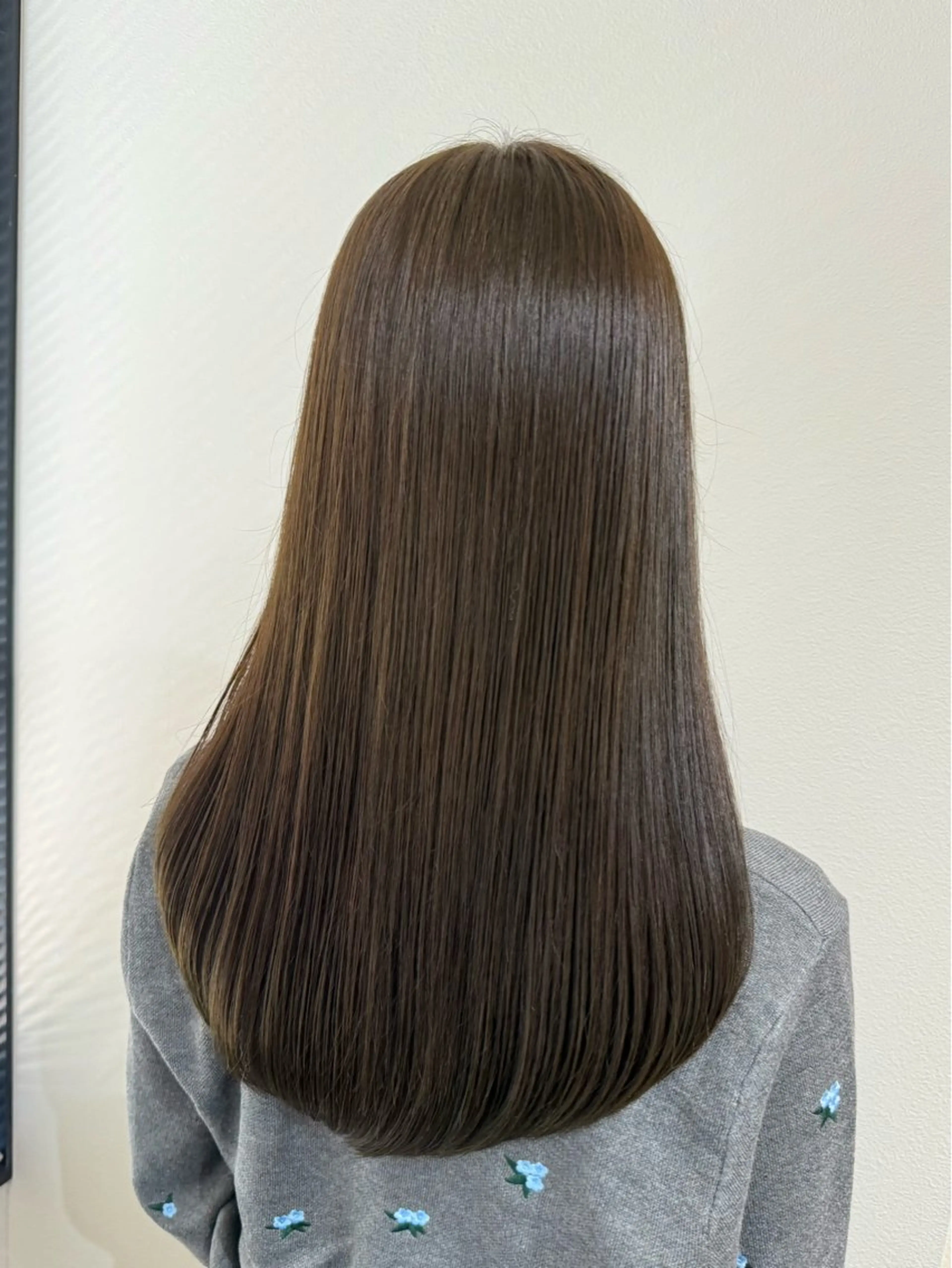 セミロング カット ヘアカラー トリートメント NANA / MONDのヘアスタイル