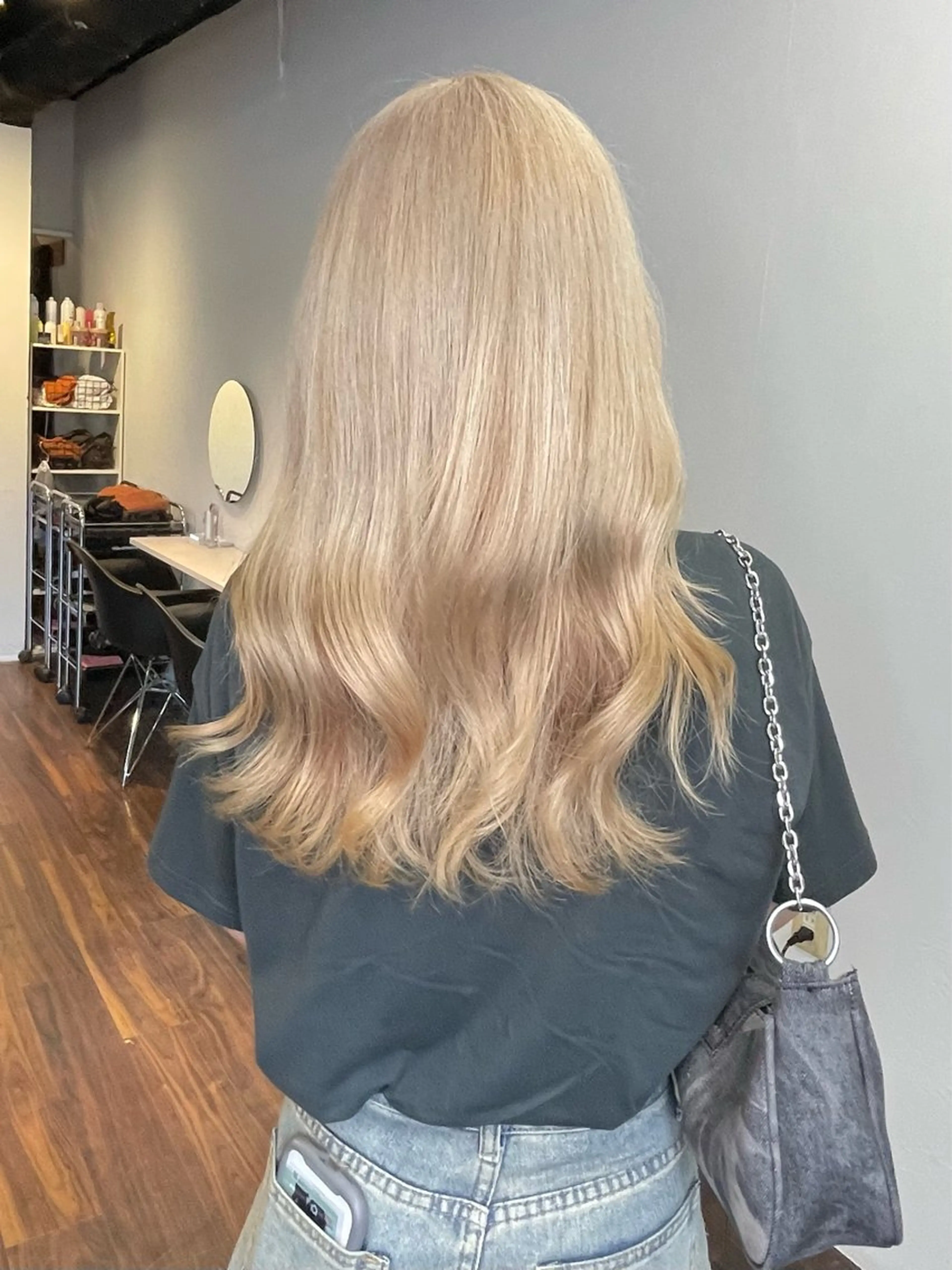 ロング カラー ヘアアレンジ ベージュカラー ブリーチ ブロンド ブロンドベージュ ダブルカラー maoブリーチ無し 似合わせカラーのヘアスタイル