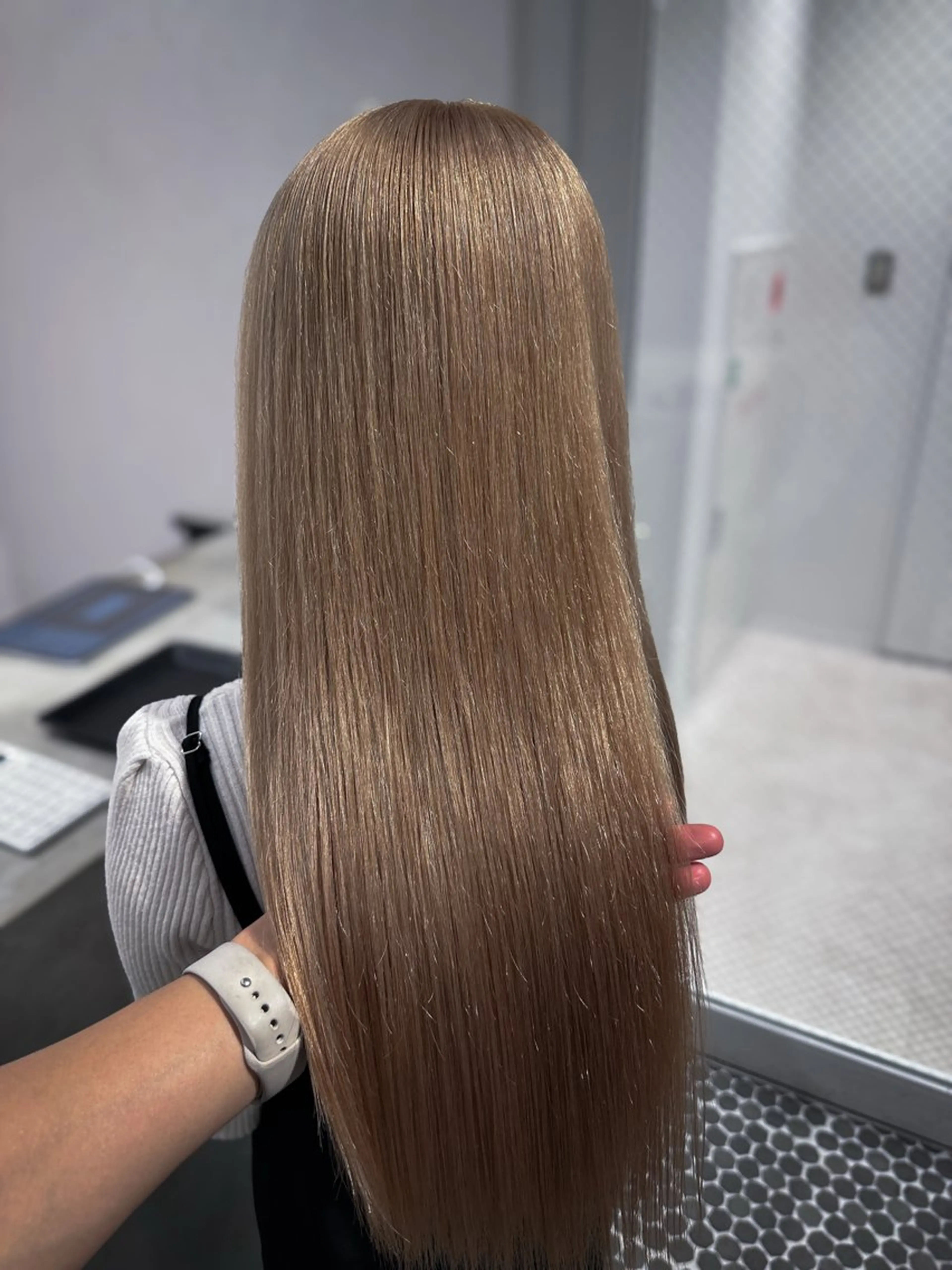 ロング カラー ハイトーン/ 縮毛矯正のヘアスタイル