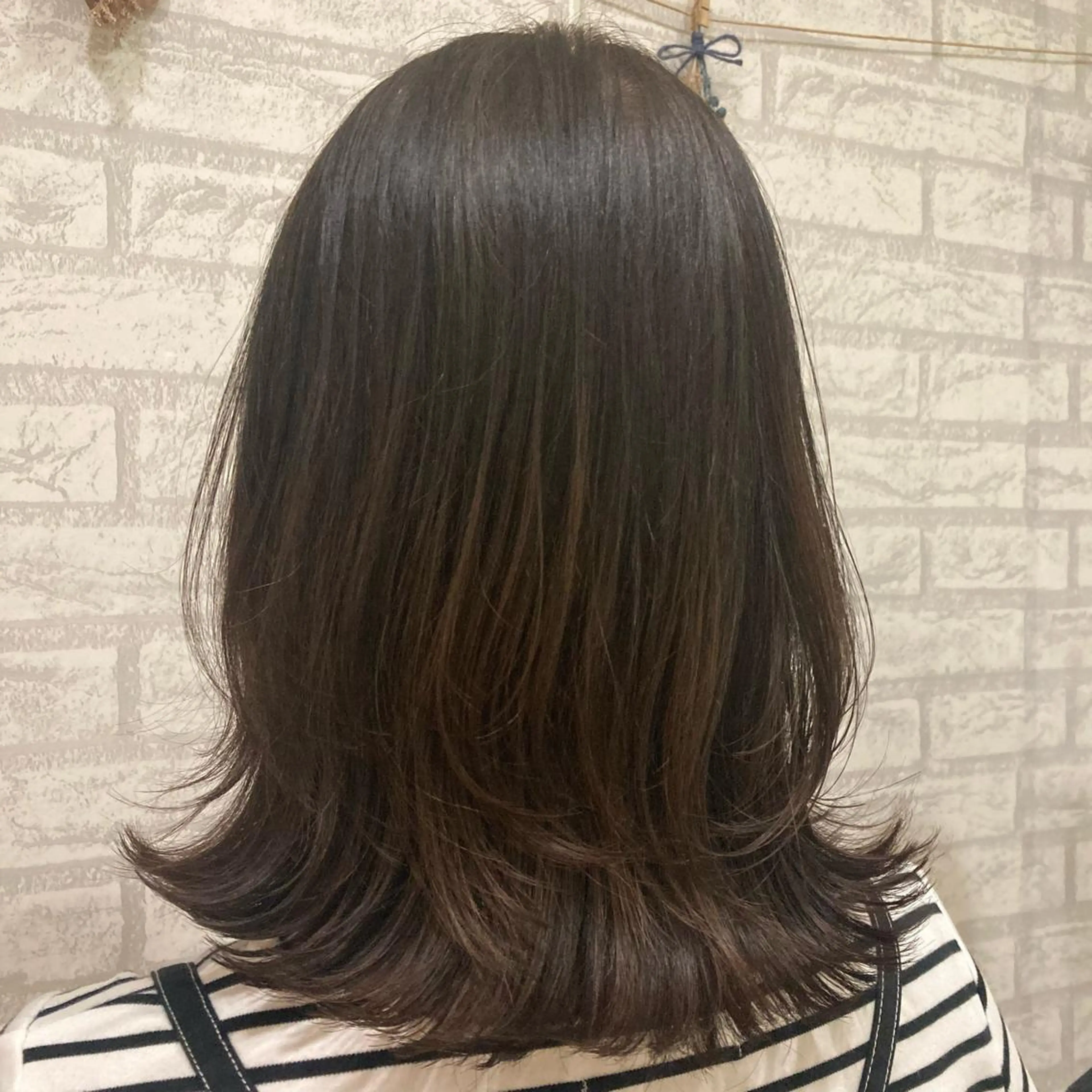 ミディアム glam ミサキのヘアスタイル